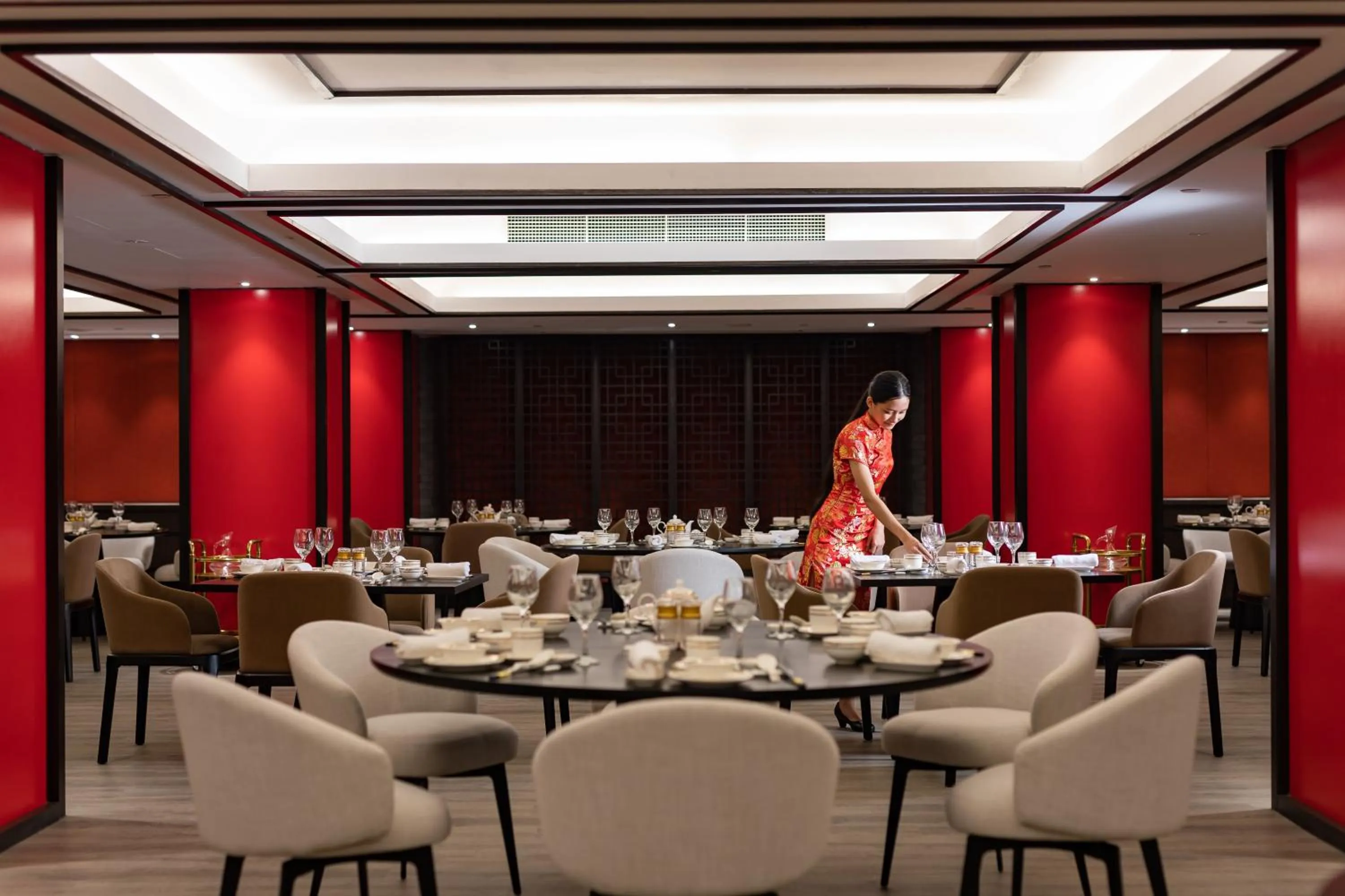 Restaurant/places to eat in Yangon Thanlwin Hotel