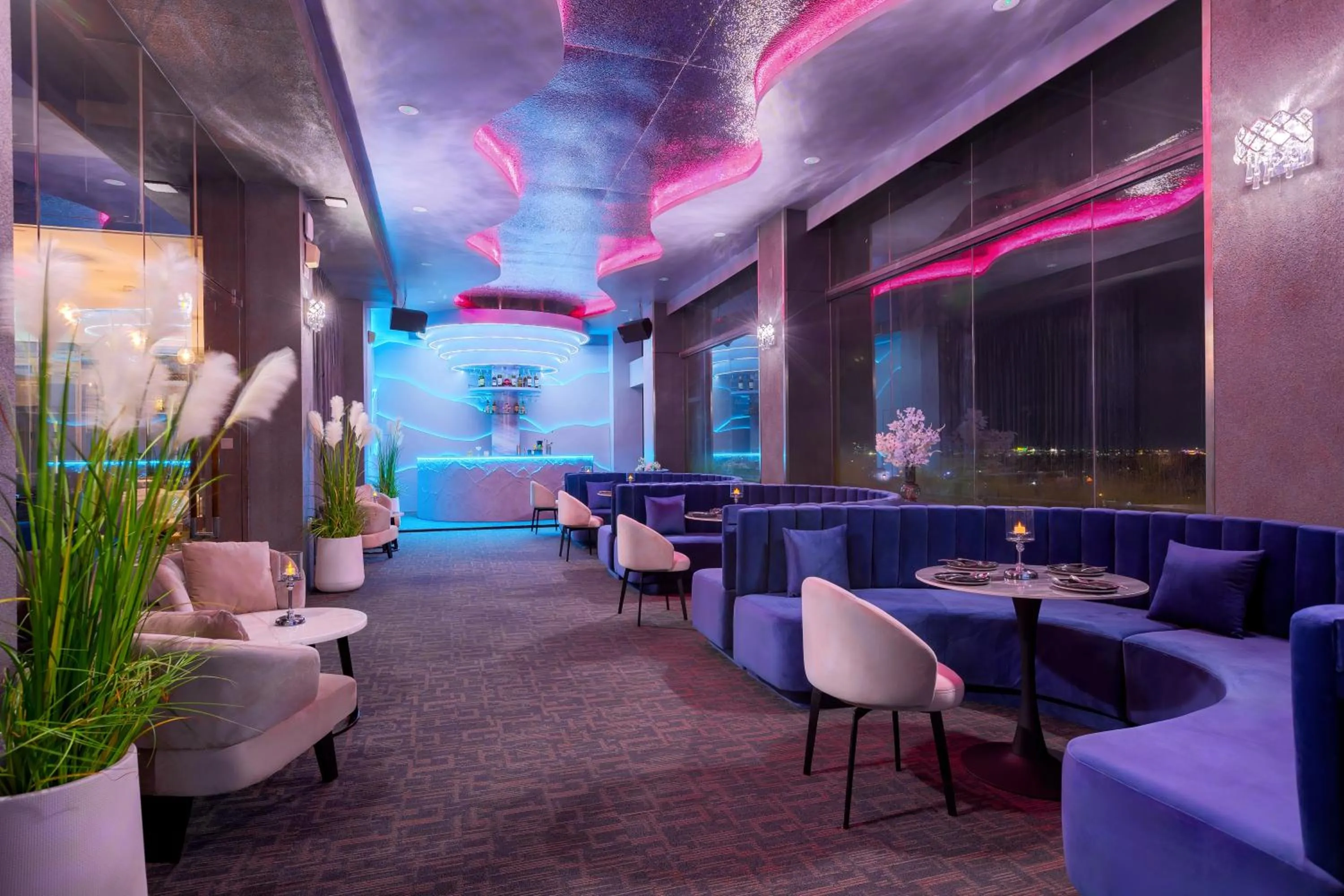 Lounge or bar in Yangon Thanlwin Hotel