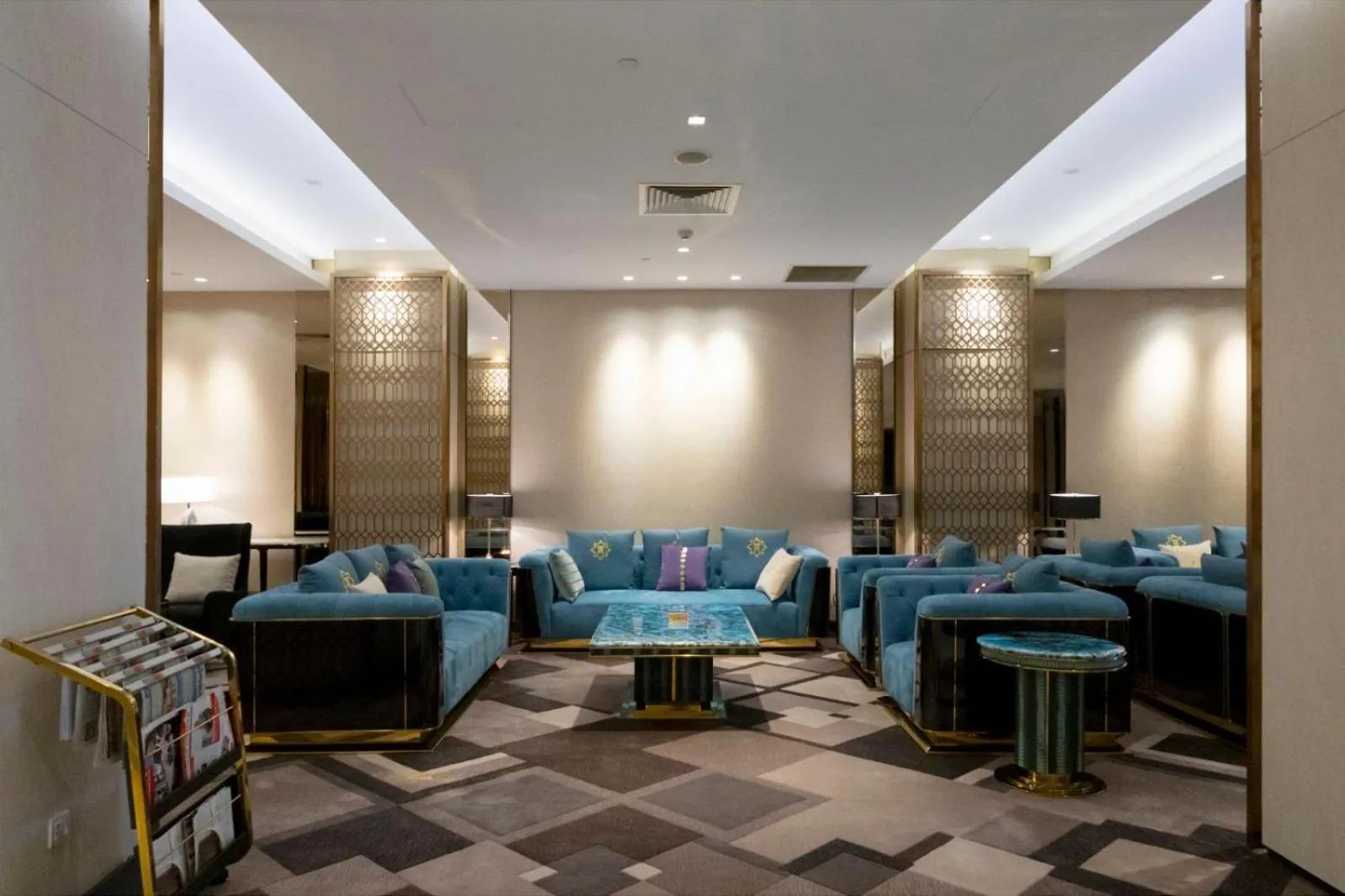 Lobby or reception in Yangon Thanlwin Hotel