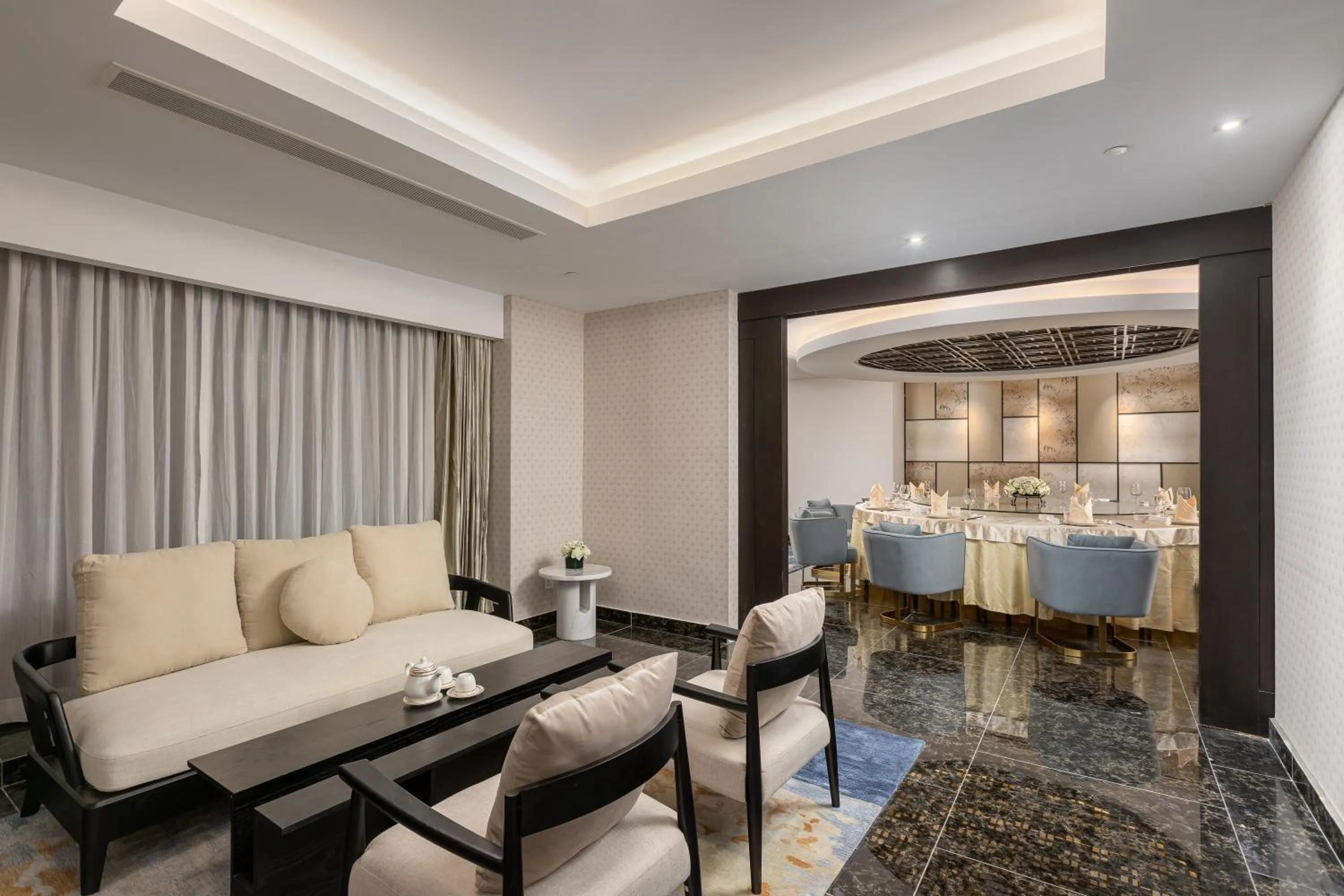 Restaurant/places to eat in Yangon Thanlwin Hotel