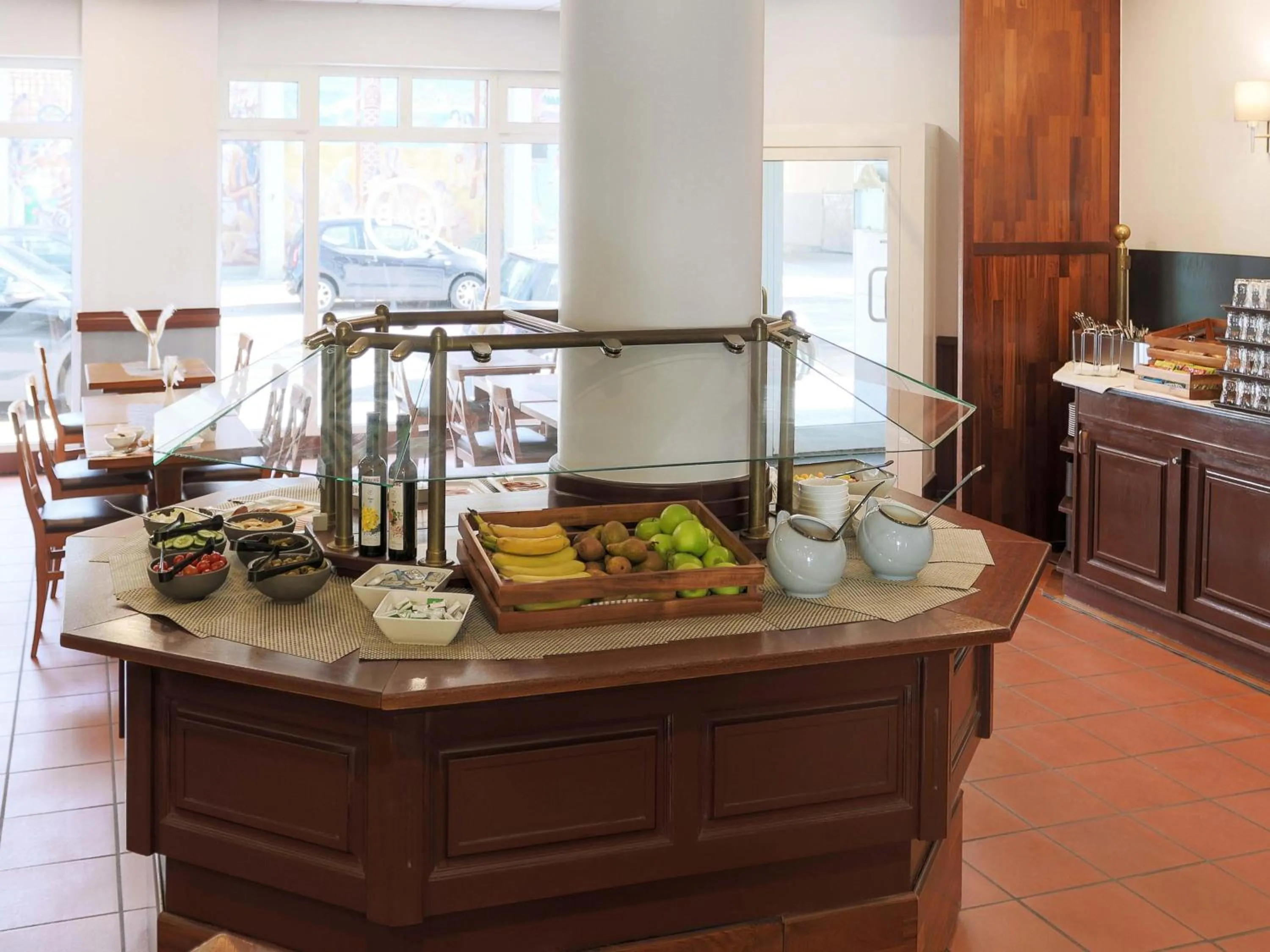 Restaurant/places to eat in B&B HOTEL Mannheim-City