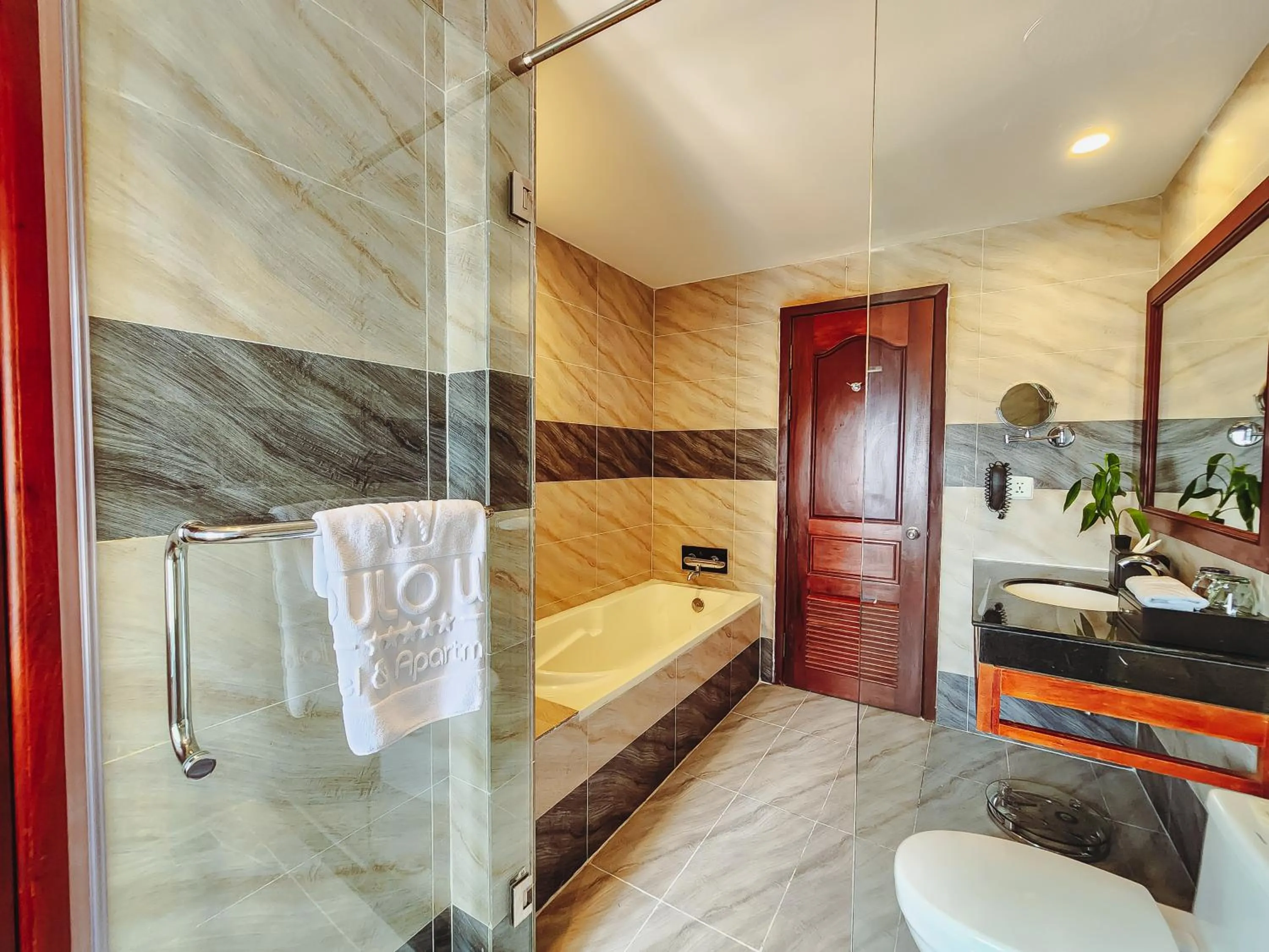 Shower in Poulo Wai Hotel, Trademark Collection by Wyndham