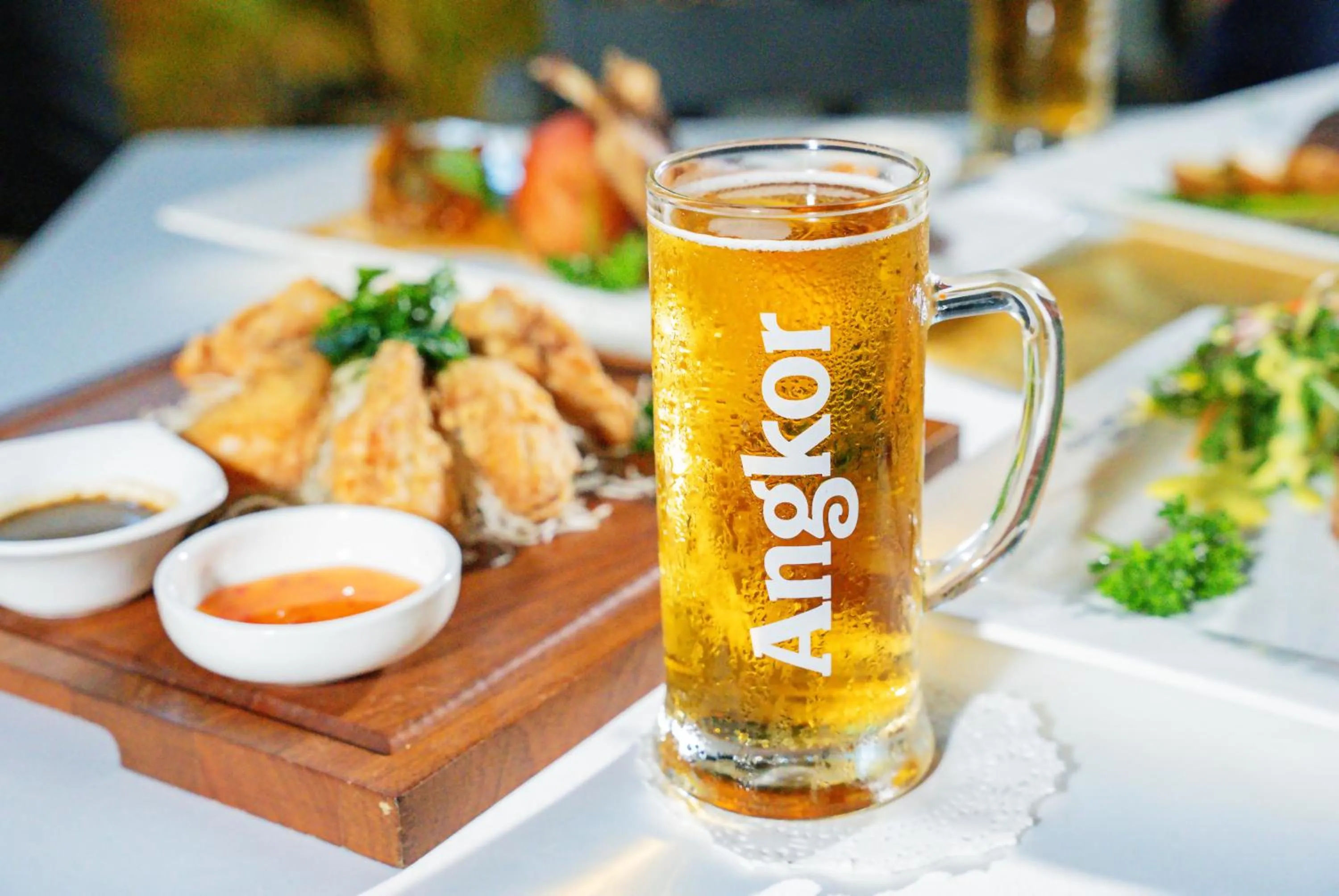 Lounge or bar in Poulo Wai Hotel, Trademark Collection by Wyndham