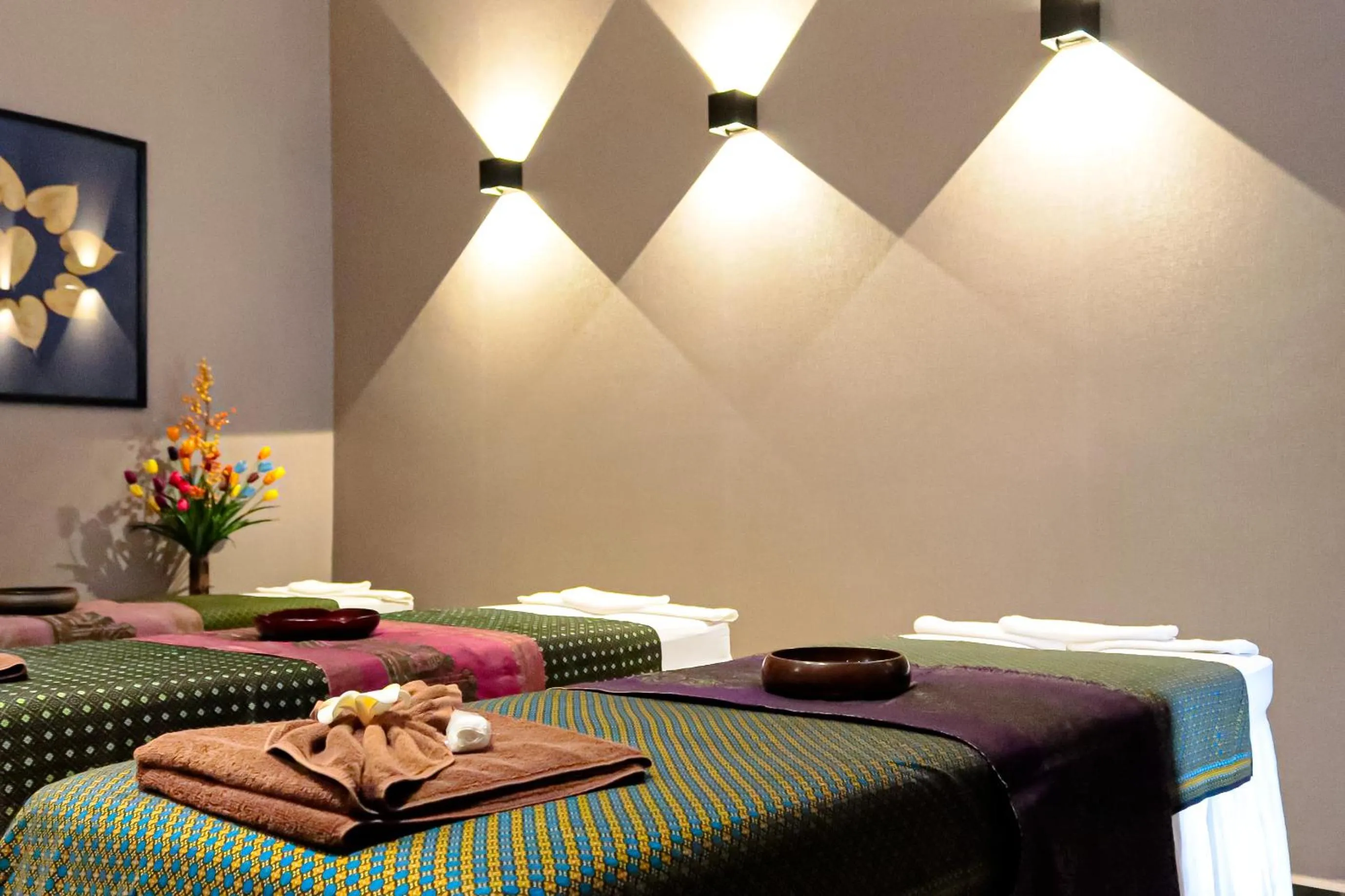 Spa and wellness centre/facilities, Bed in Poulo Wai Hotel, Trademark Collection by Wyndham