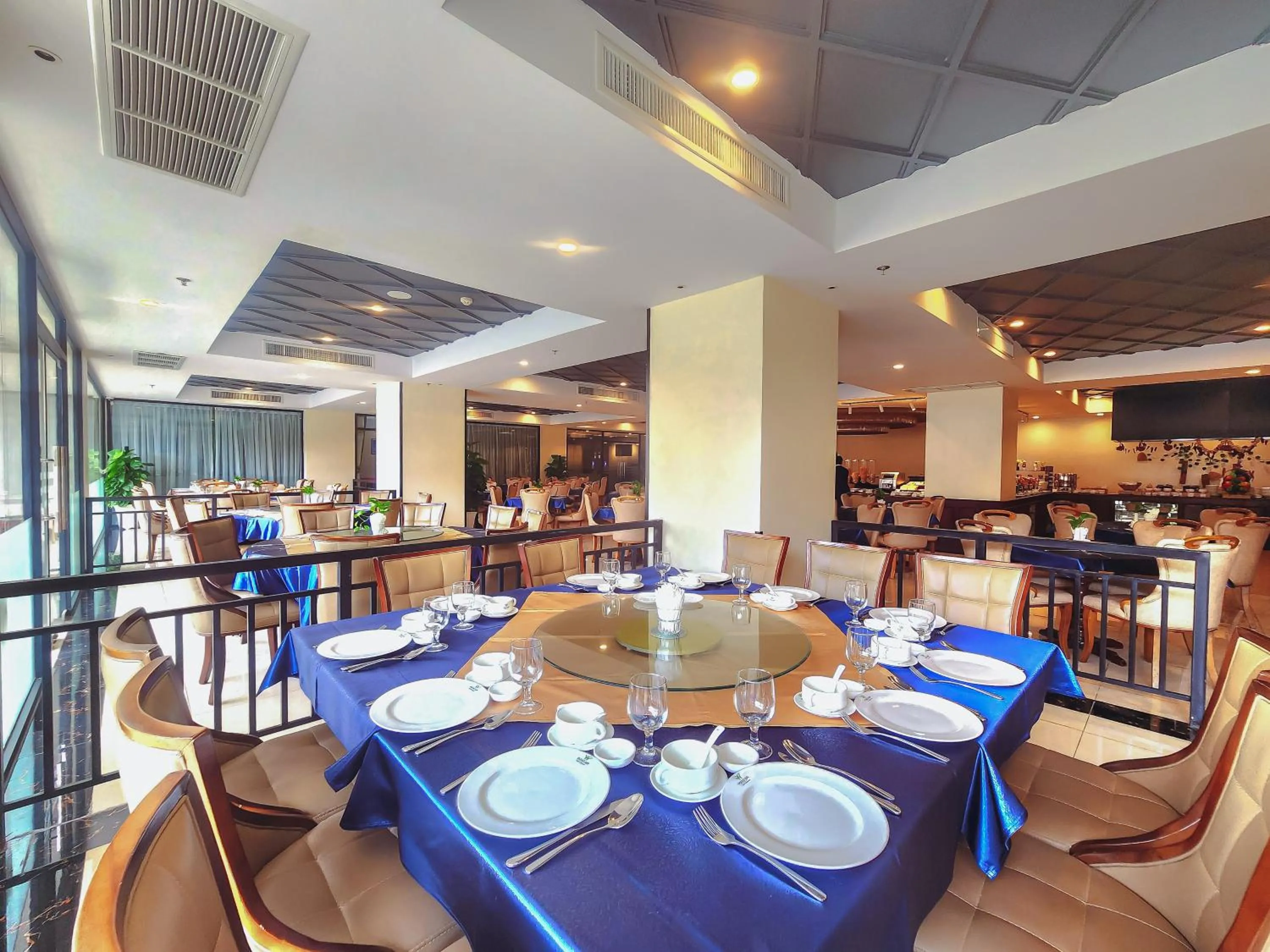 Restaurant/places to eat in Poulo Wai Hotel, Trademark Collection by Wyndham