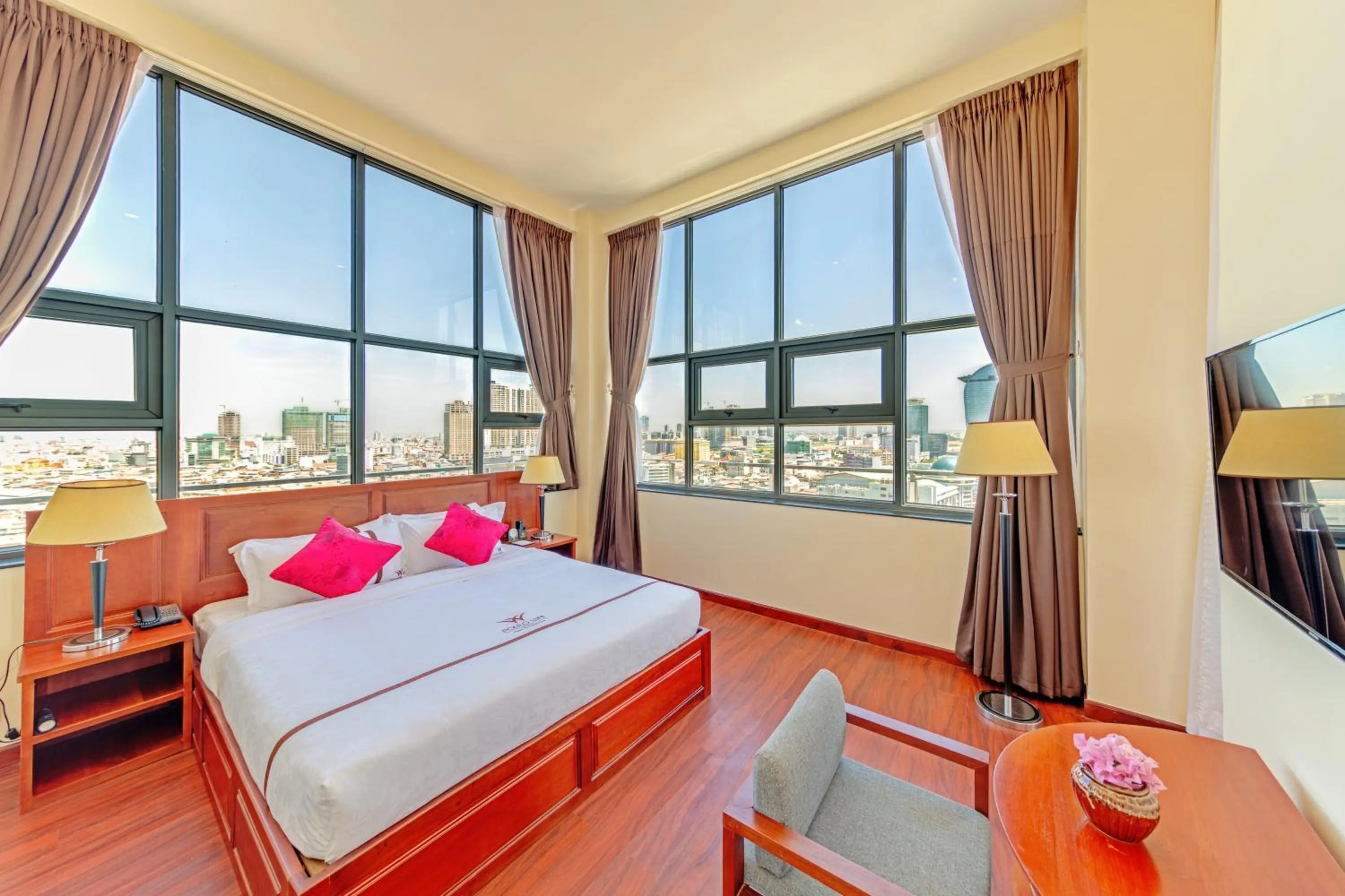 Bed in Poulo Wai Hotel, Trademark Collection by Wyndham