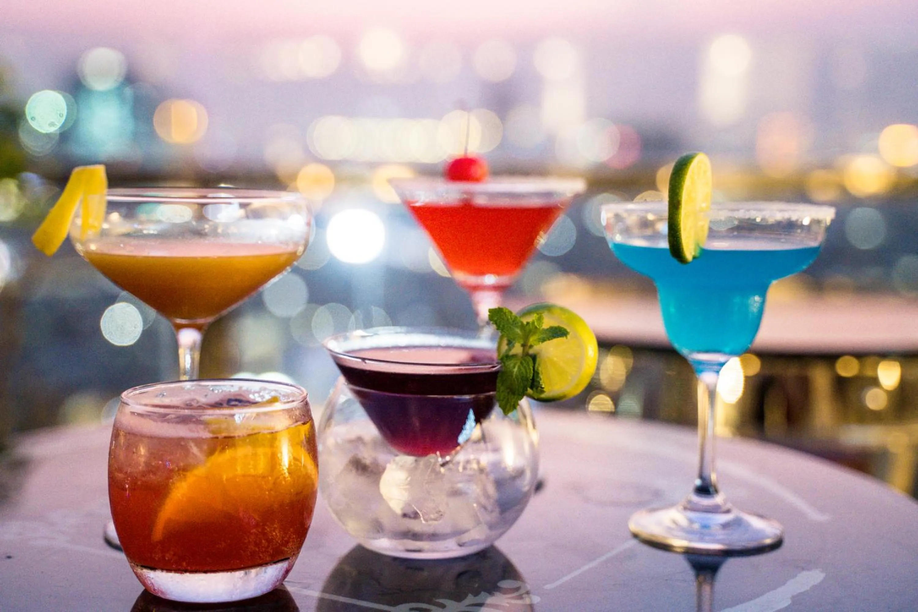 Lounge or bar in Poulo Wai Hotel, Trademark Collection by Wyndham