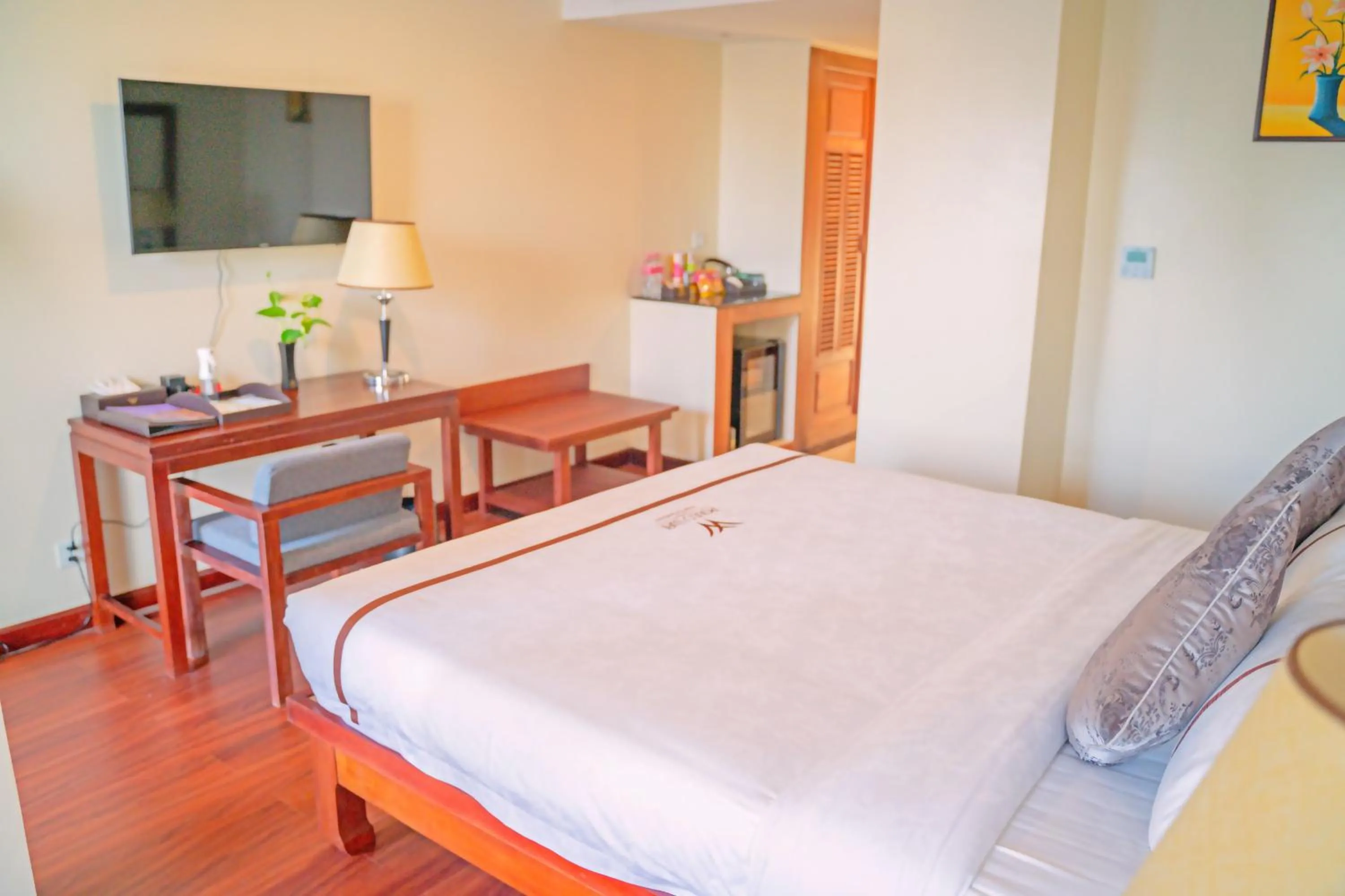 Bedroom, Bed in Poulo Wai Hotel, Trademark Collection by Wyndham