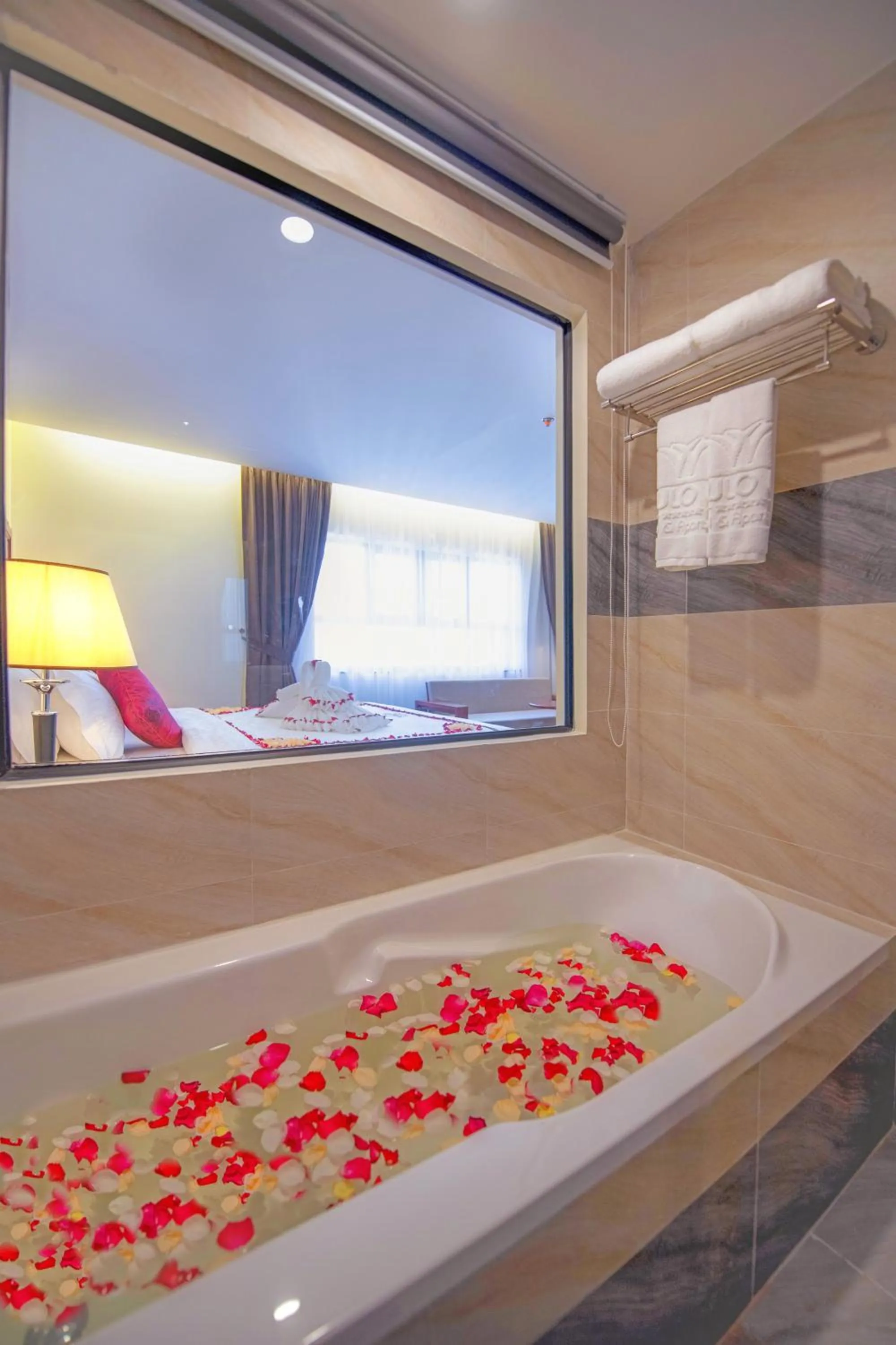 Bathroom in Poulo Wai Hotel, Trademark Collection by Wyndham