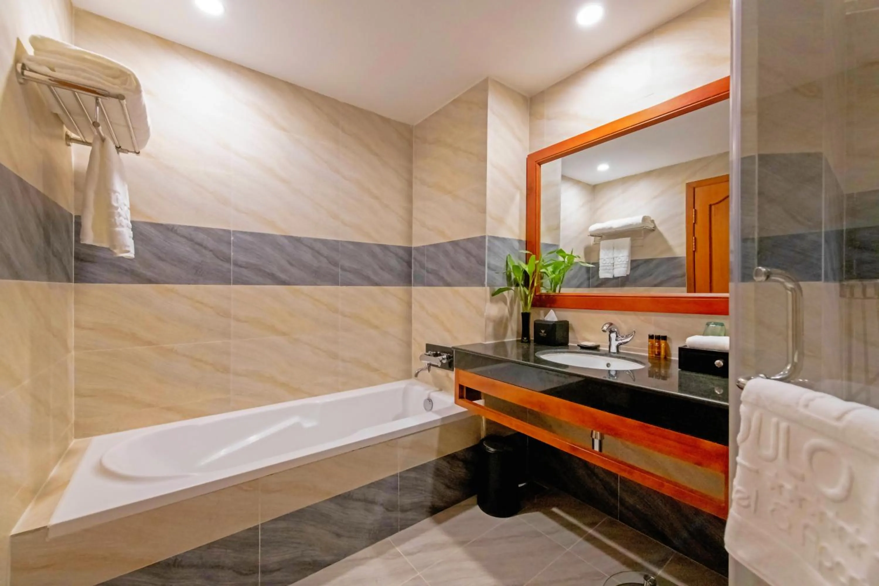 Shower in Poulo Wai Hotel, Trademark Collection by Wyndham