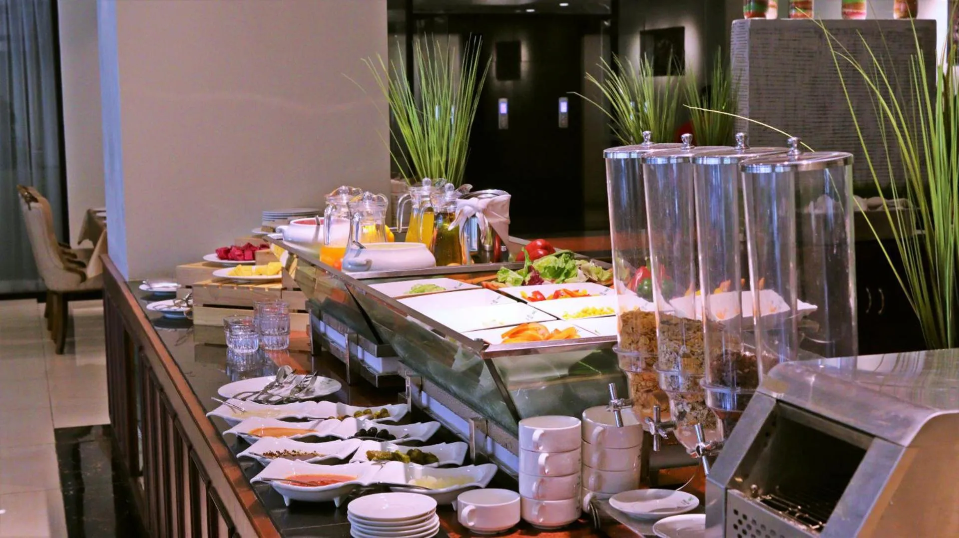 Breakfast in Poulo Wai Hotel, Trademark Collection by Wyndham