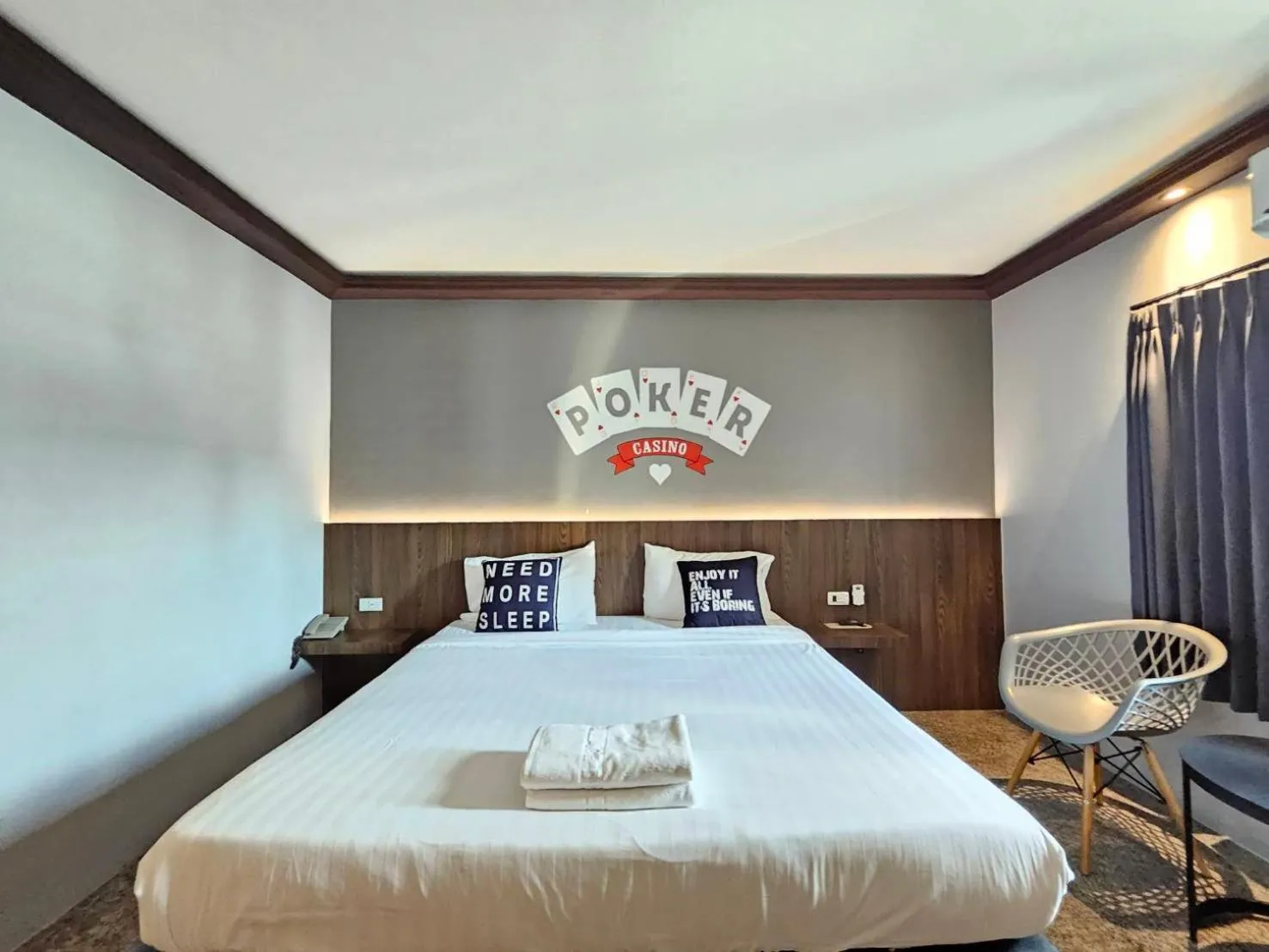 Bedroom, Bed in Paramount Palace Hotel Dannok