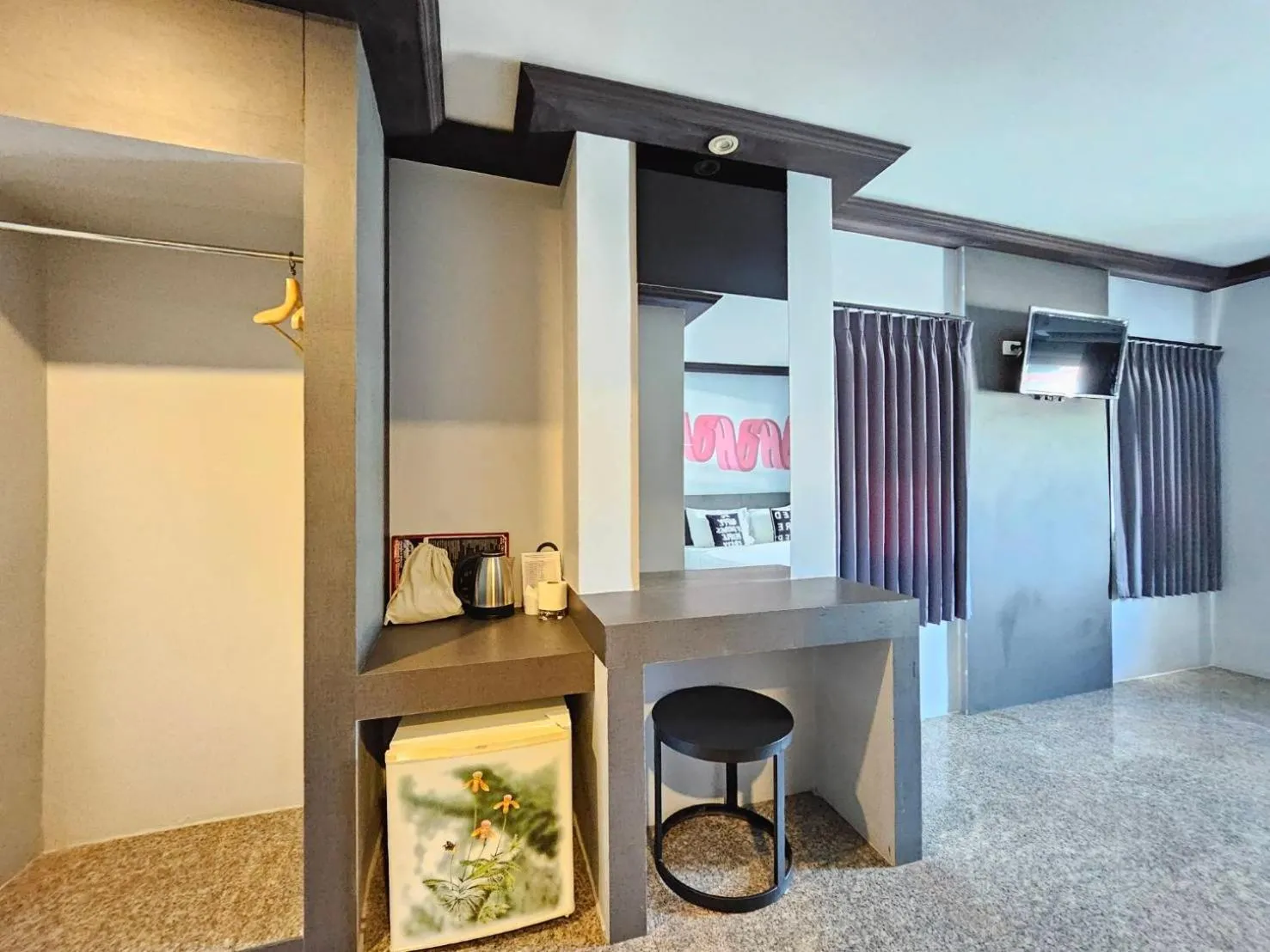 minibar in Paramount Palace Hotel Dannok