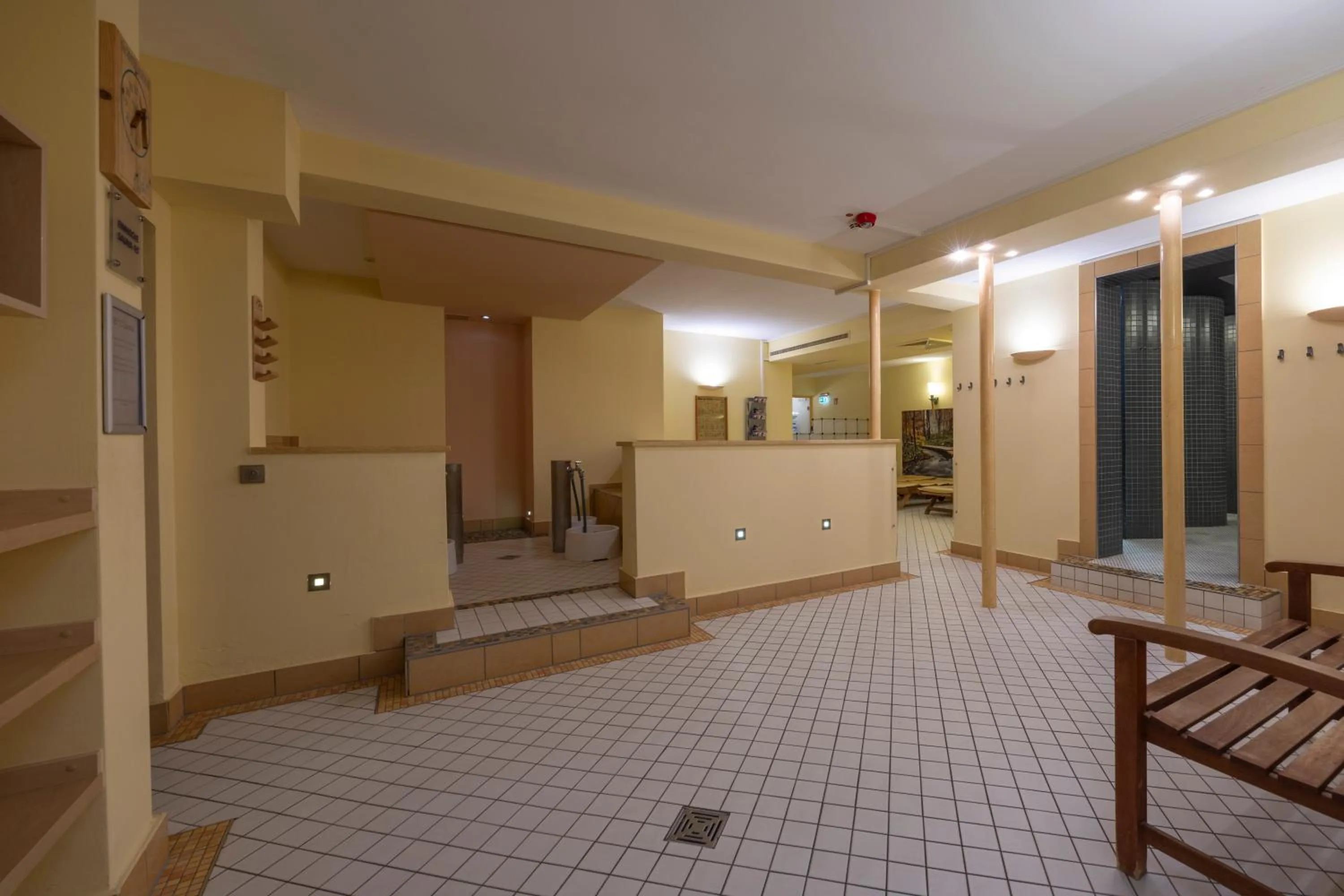 Spa and wellness centre/facilities in Fletcher Hotel-Restaurant Arnsberg-Sauerland