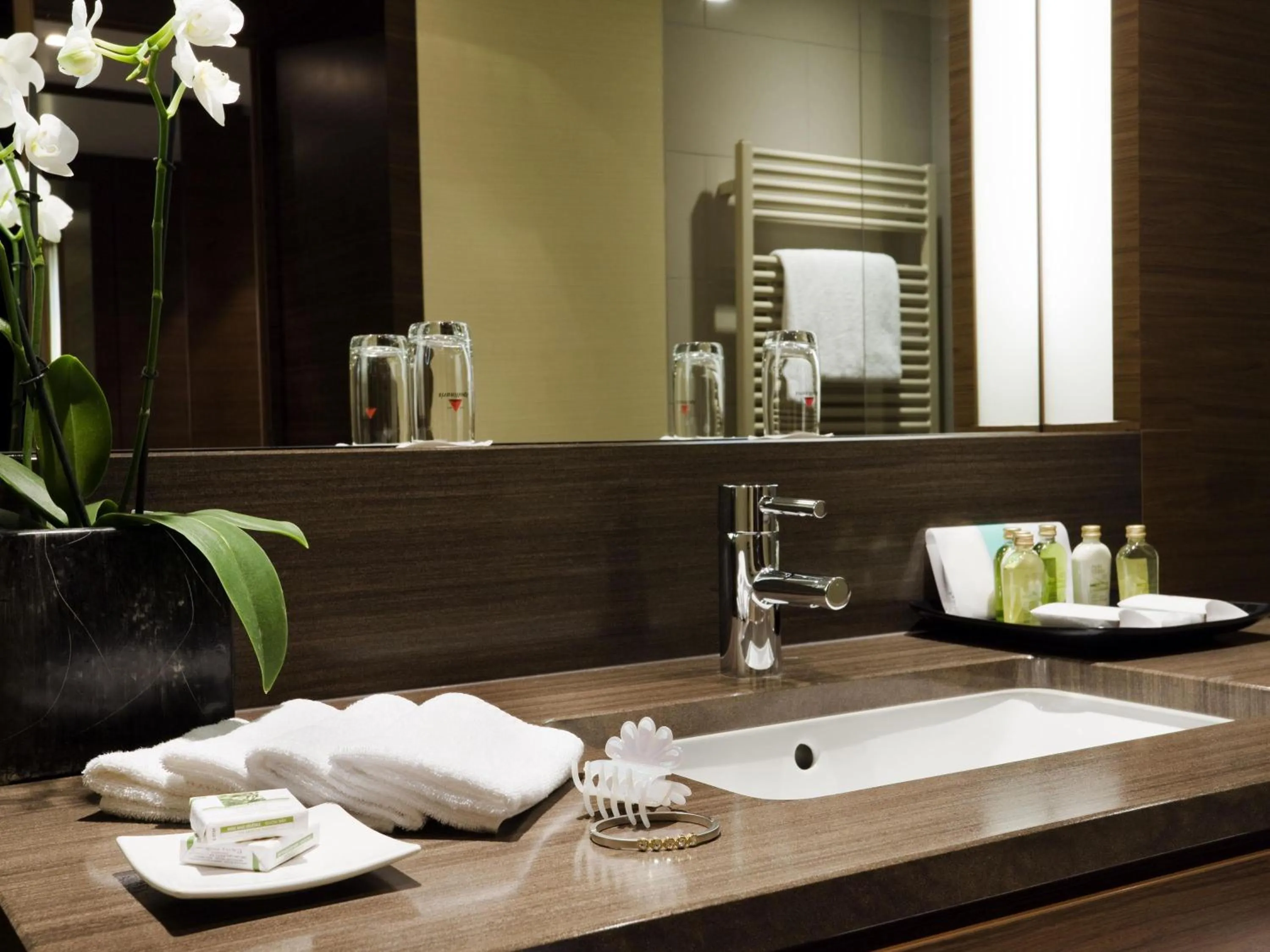 Bedroom in Mercure Hotel Düsseldorf City Center