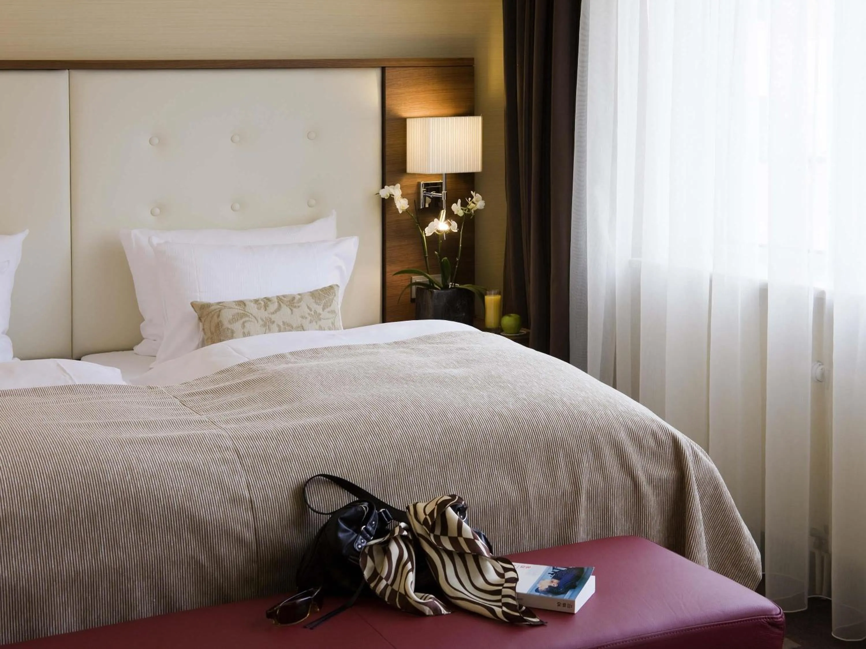 Bedroom, Bed in Mercure Hotel Düsseldorf City Center