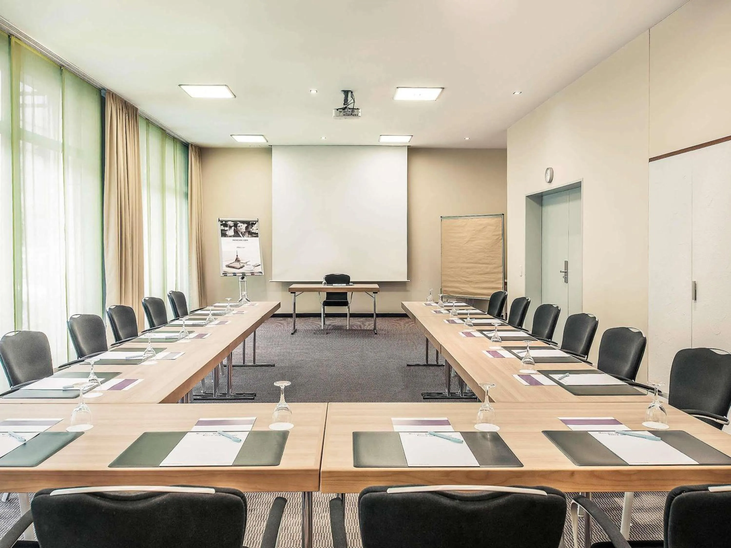 Meeting/conference room in Mercure Hotel Düsseldorf City Center
