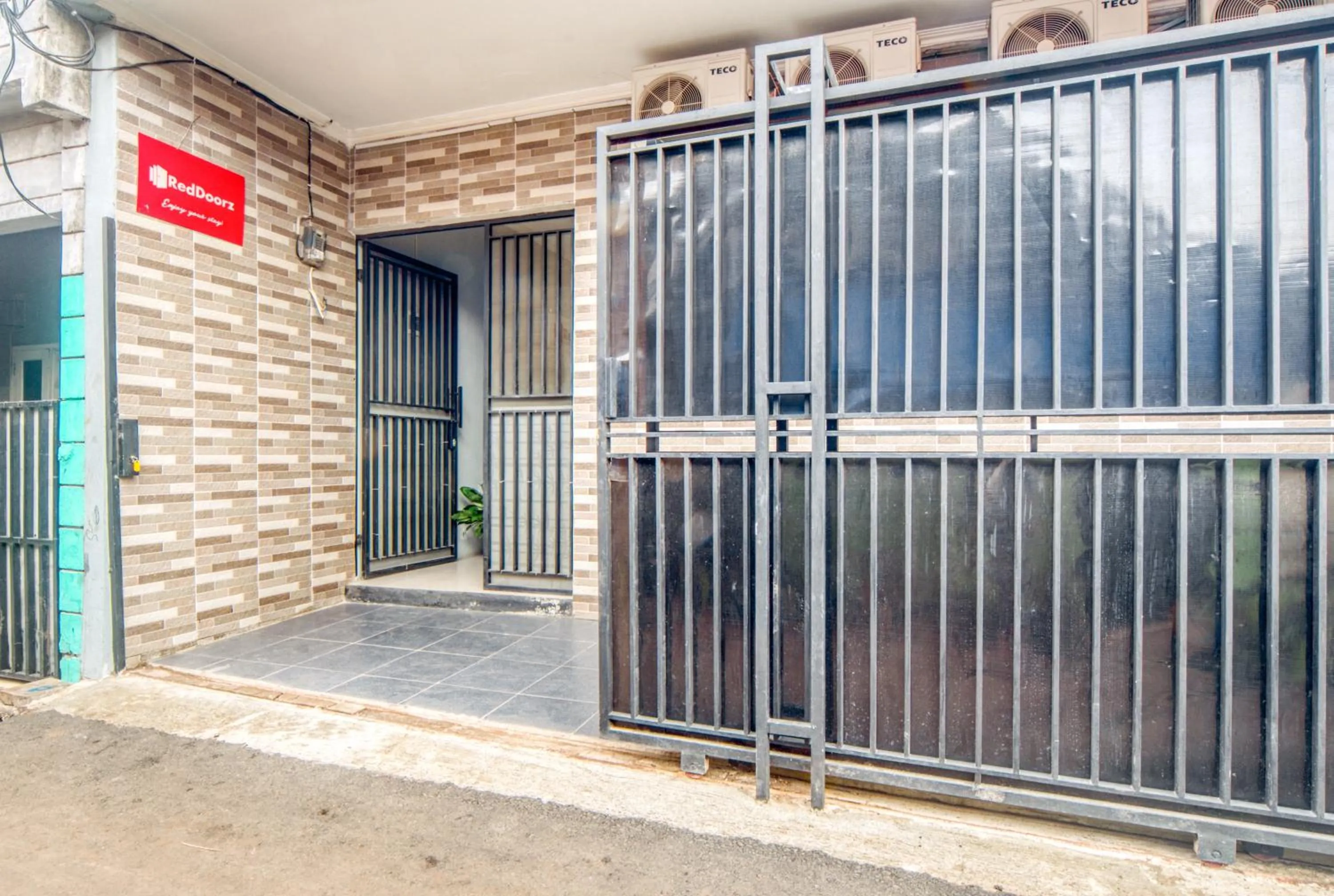 Property building in RedDoorz near Graha Cijantung Mall