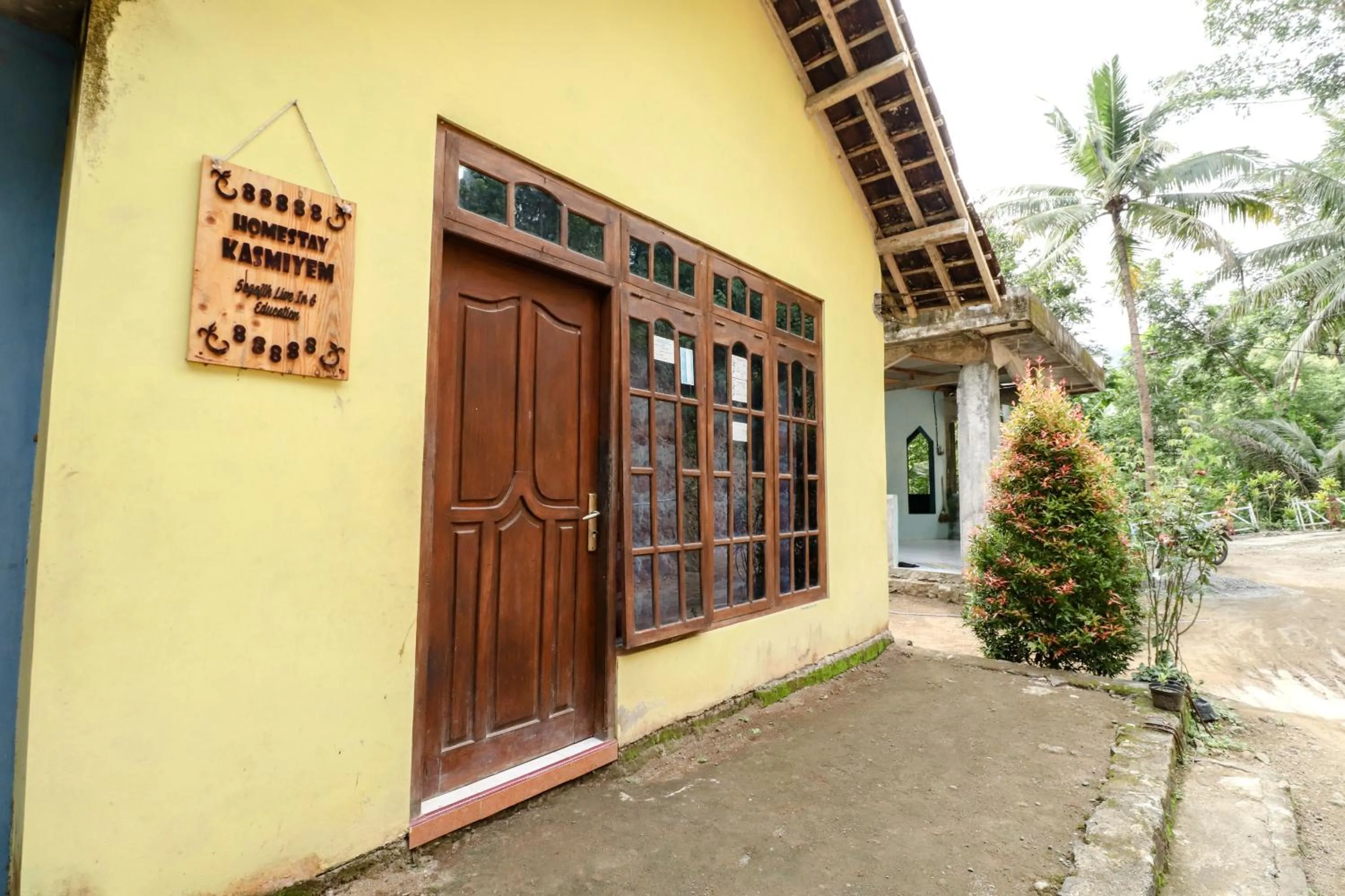 Property building in Kasmiyem Homestay