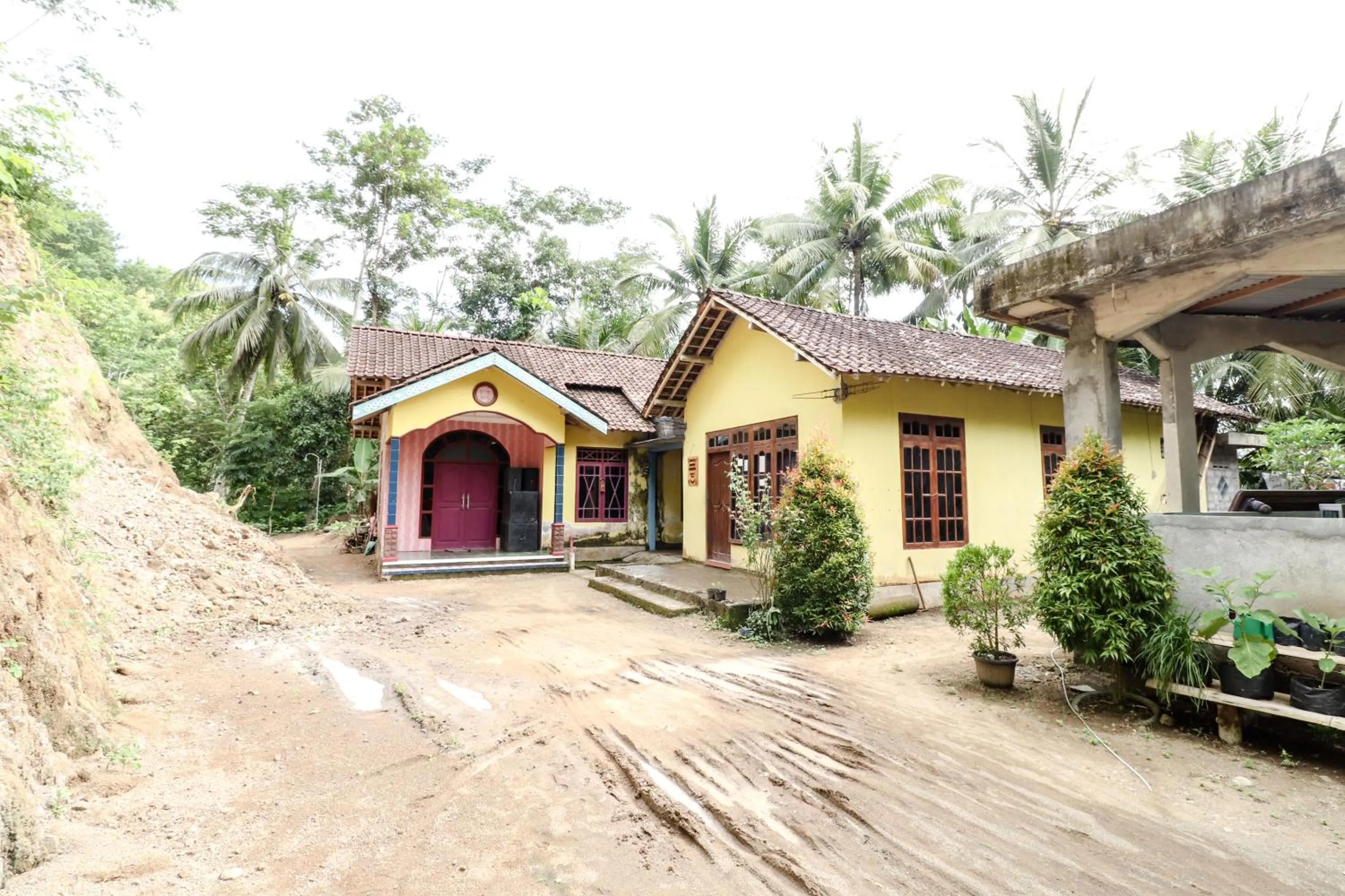 Property building in Kasmiyem Homestay