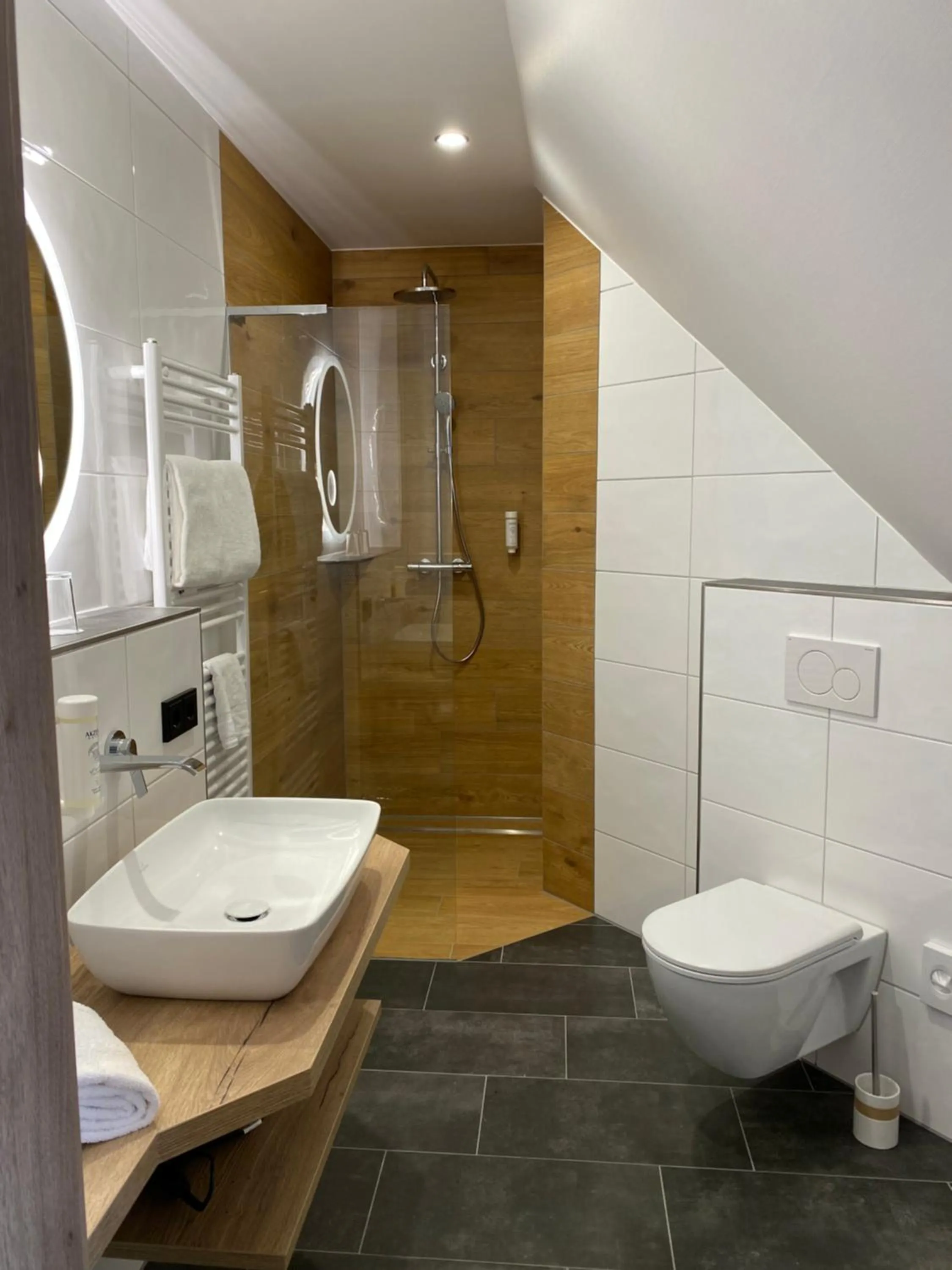 Bathroom in Akzent Hotel Schranne