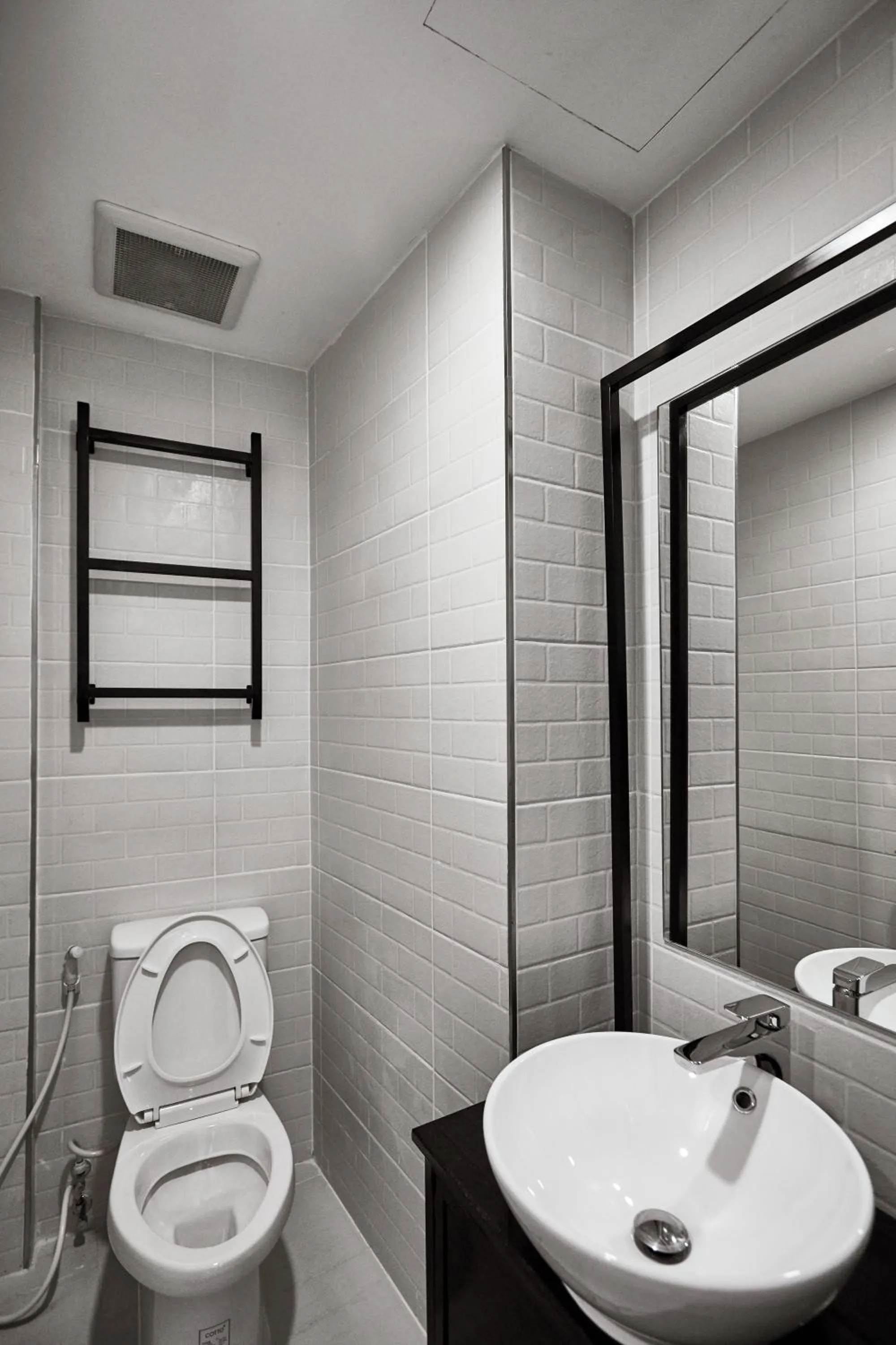 Bathroom in Livinn91 Hotel