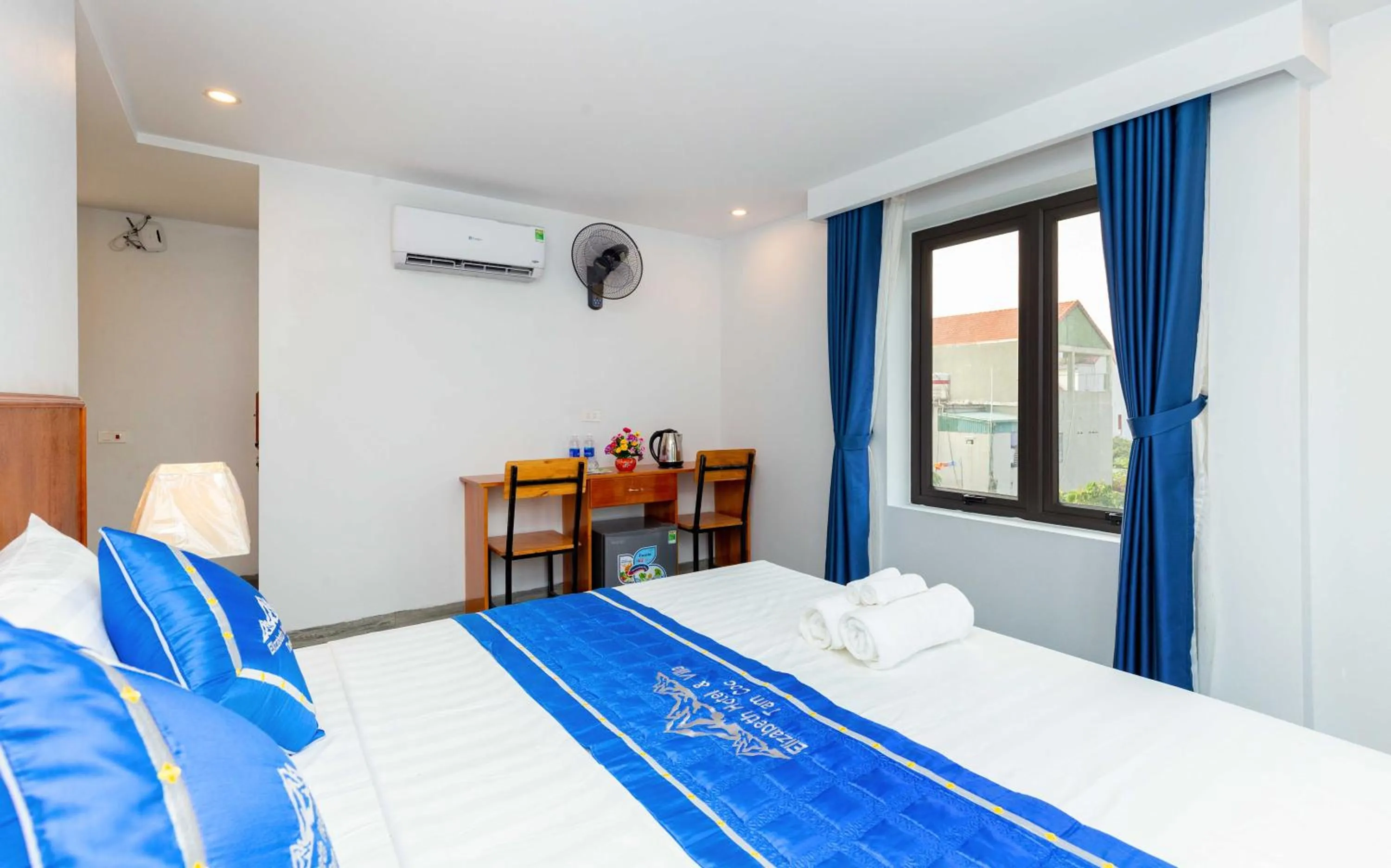 TV and multimedia, Bed in Elizabeth Hotel Tam Coc