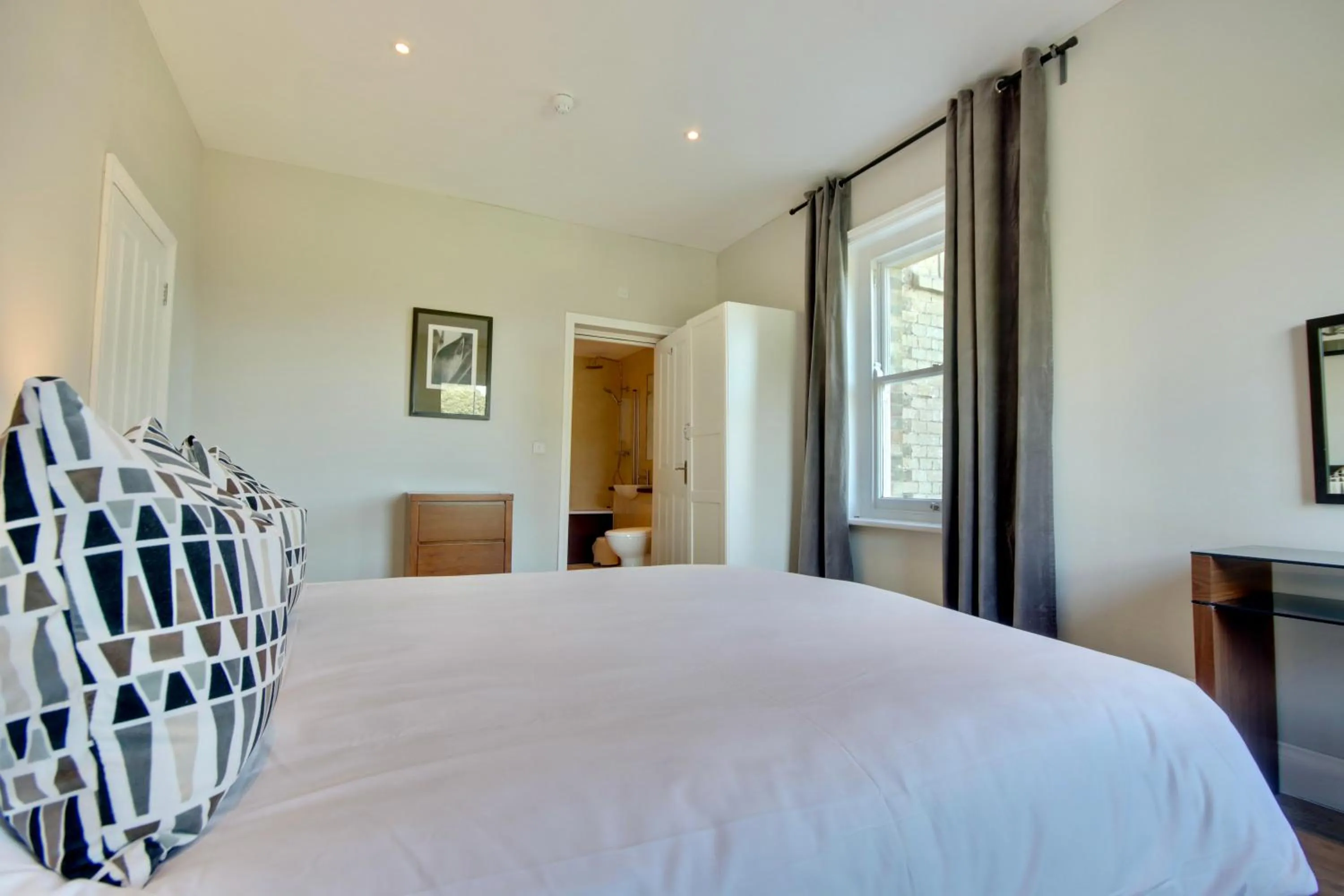 Bed in Orange Grove Hotel & Gardens