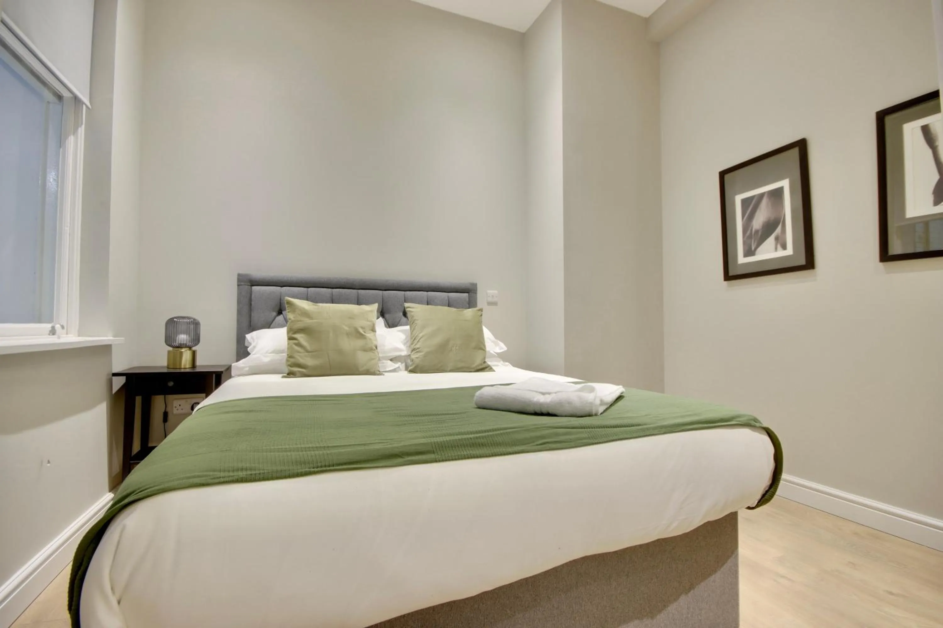 Bed in Orange Grove Hotel & Gardens