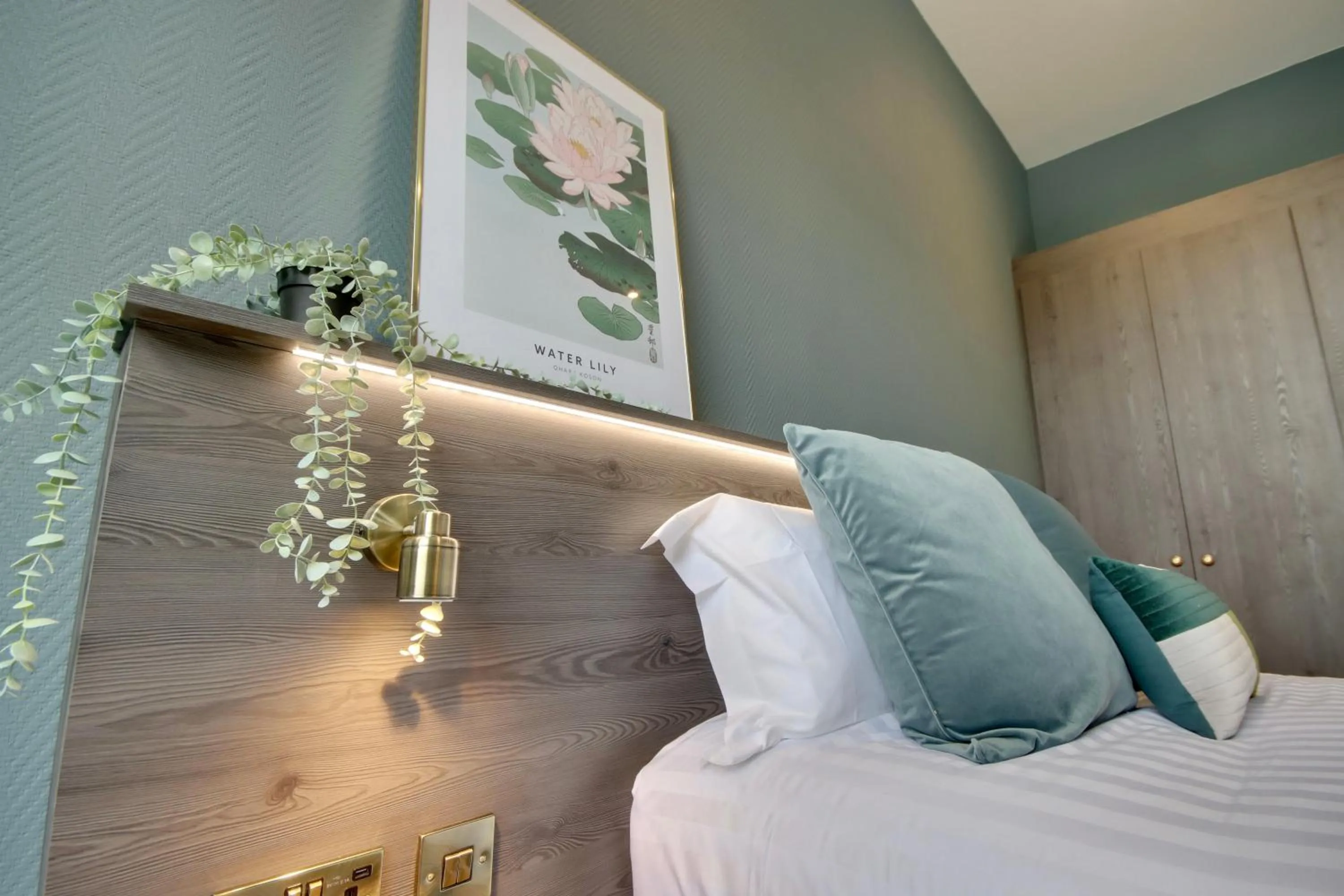 Bedroom, Bed in Orange Grove Hotel & Gardens