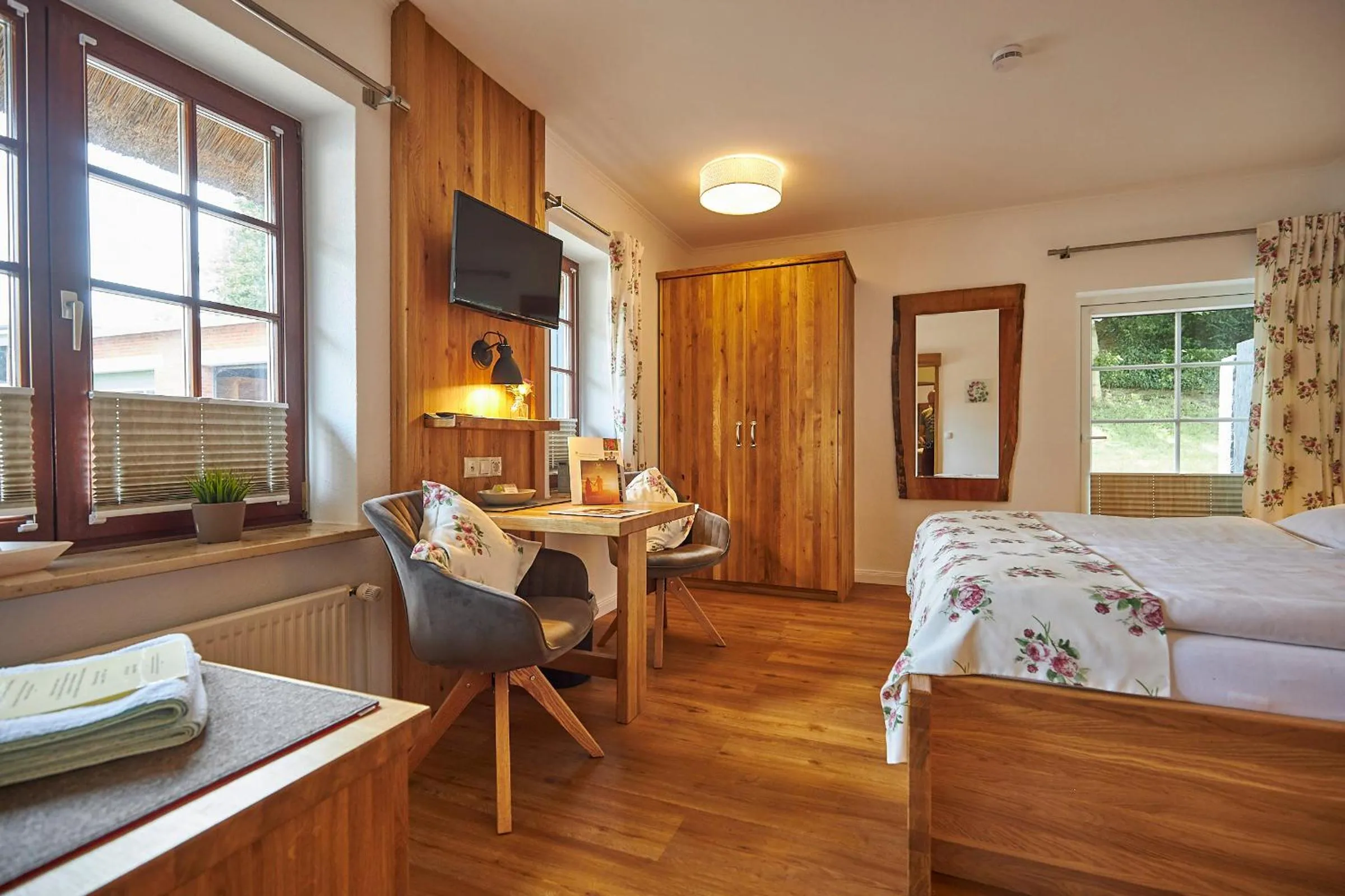 Photo of the whole room, Bed in Flair Landhotel Strengliner Mühle