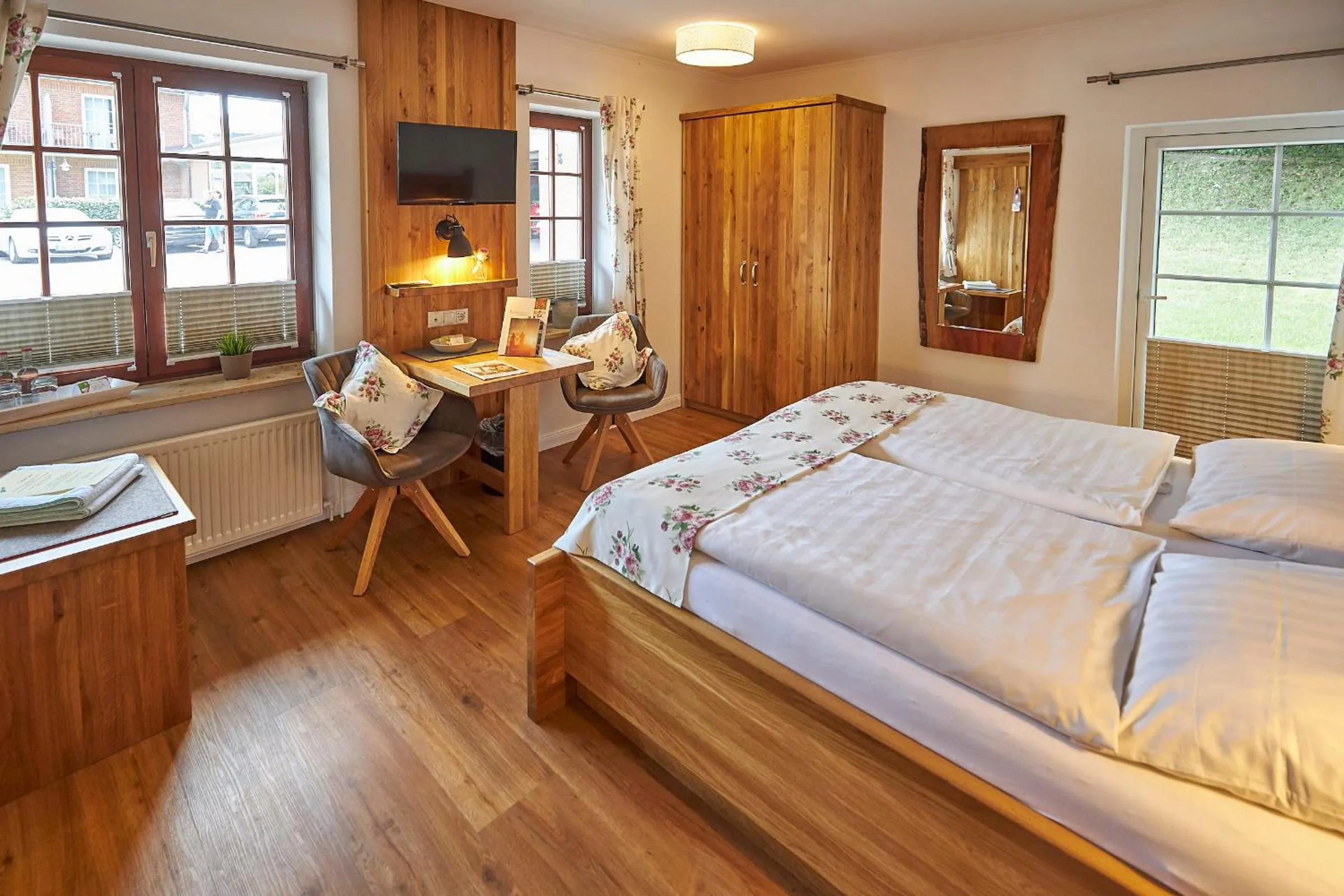 Photo of the whole room, Bed in Flair Landhotel Strengliner Mühle