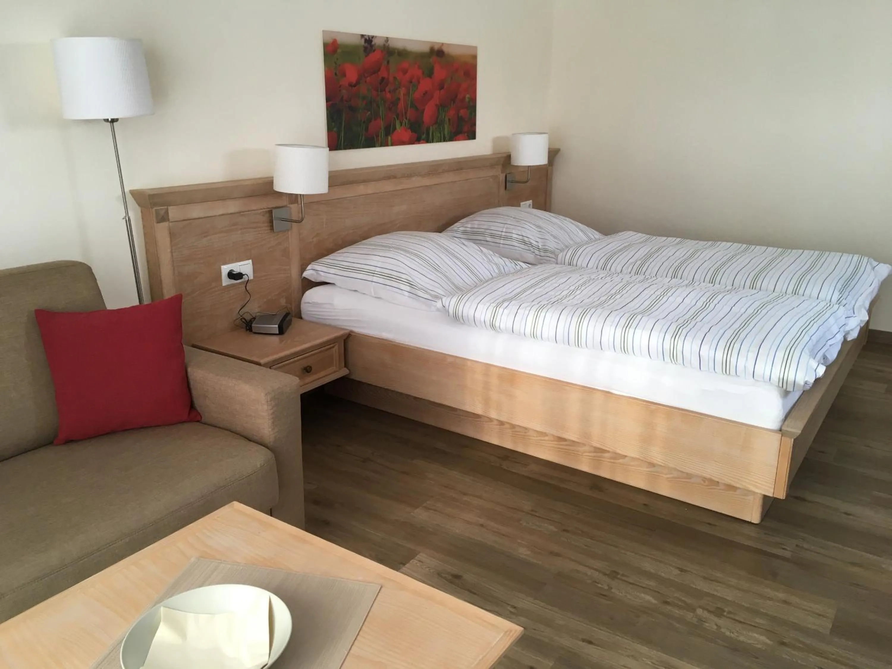 Living room, Bed in Flair Landhotel Strengliner Mühle