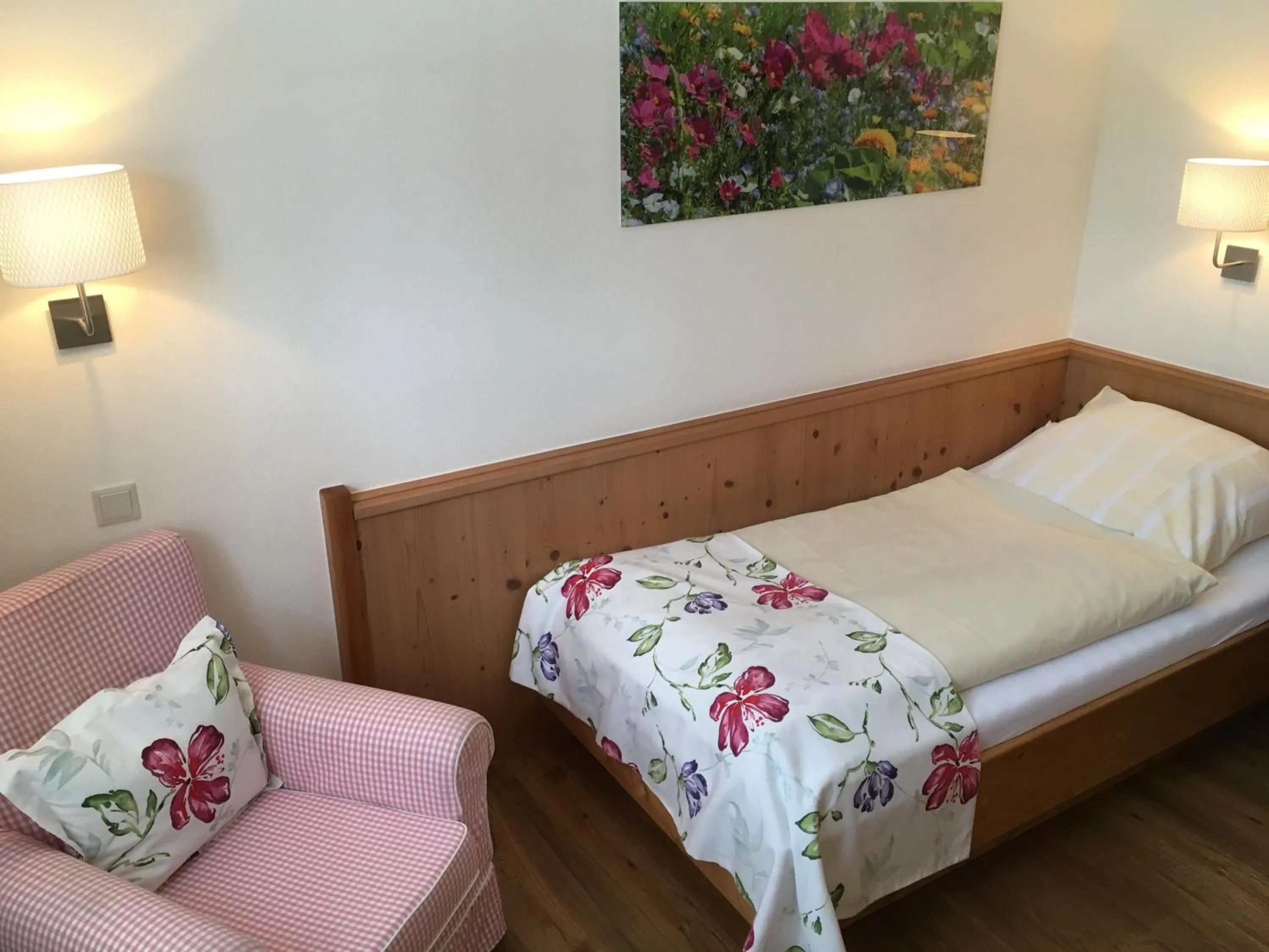 Photo of the whole room, Bed in Flair Landhotel Strengliner Mühle