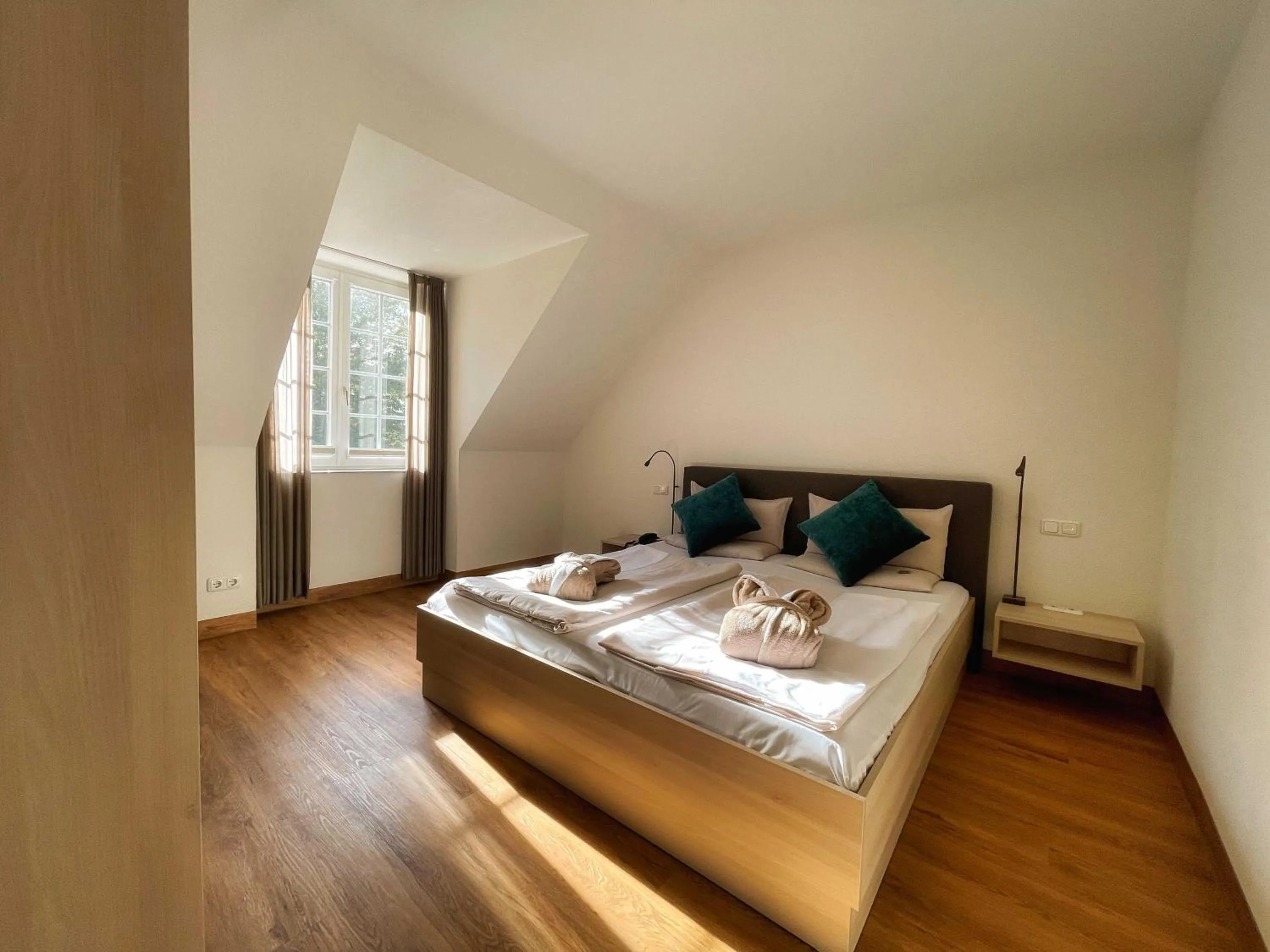 Photo of the whole room, Bed in Bornmühle