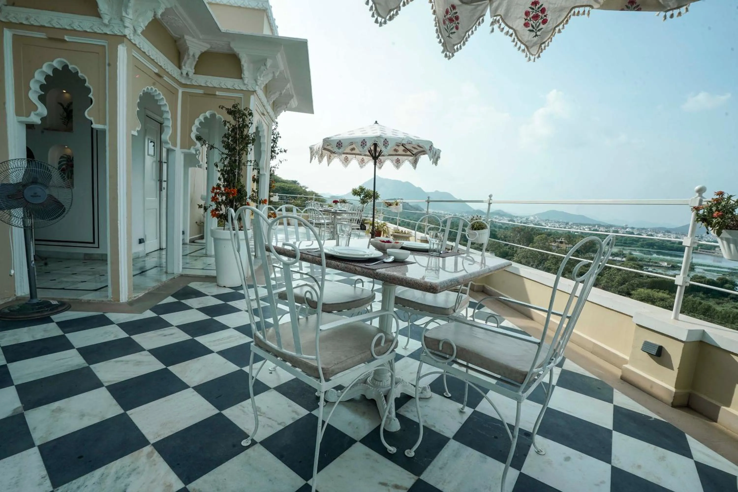 Restaurant/places to eat in Burj Baneria - A Boutique Homestay