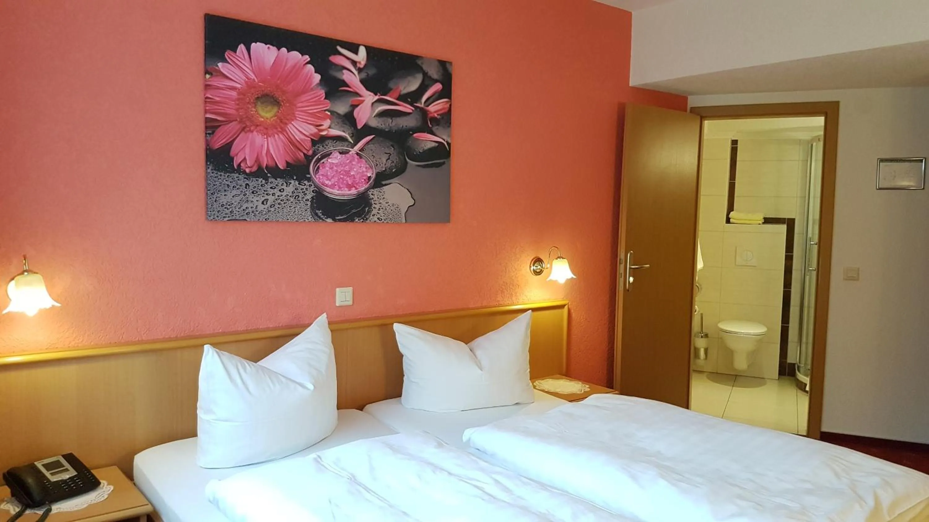 Photo of the whole room, Bed in Hotel Zum Bürgergarten