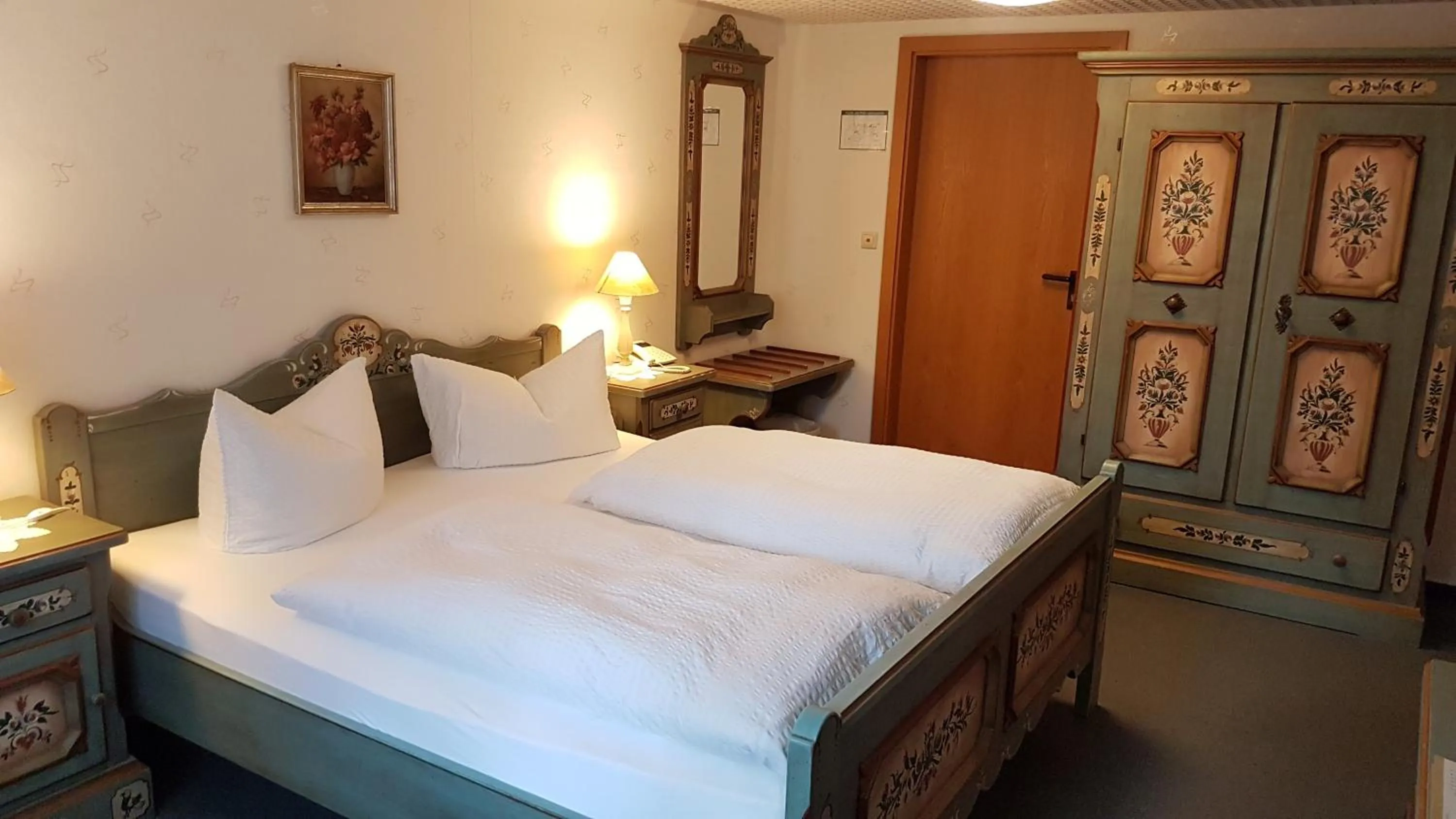 Photo of the whole room, Bed in Hotel Zum Bürgergarten