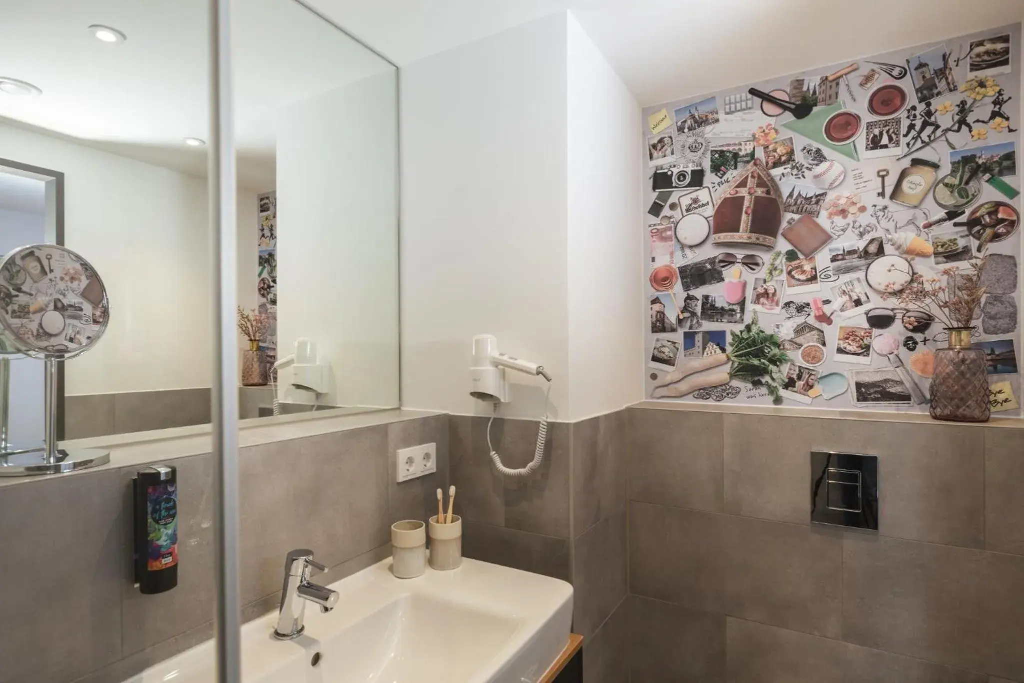 Standard Queen Room in Holiday Inn - the niu, Sparrow Regensburg by IHG Standard Queen Room in Holiday Inn - the niu, Sparrow Regensburg by IHG