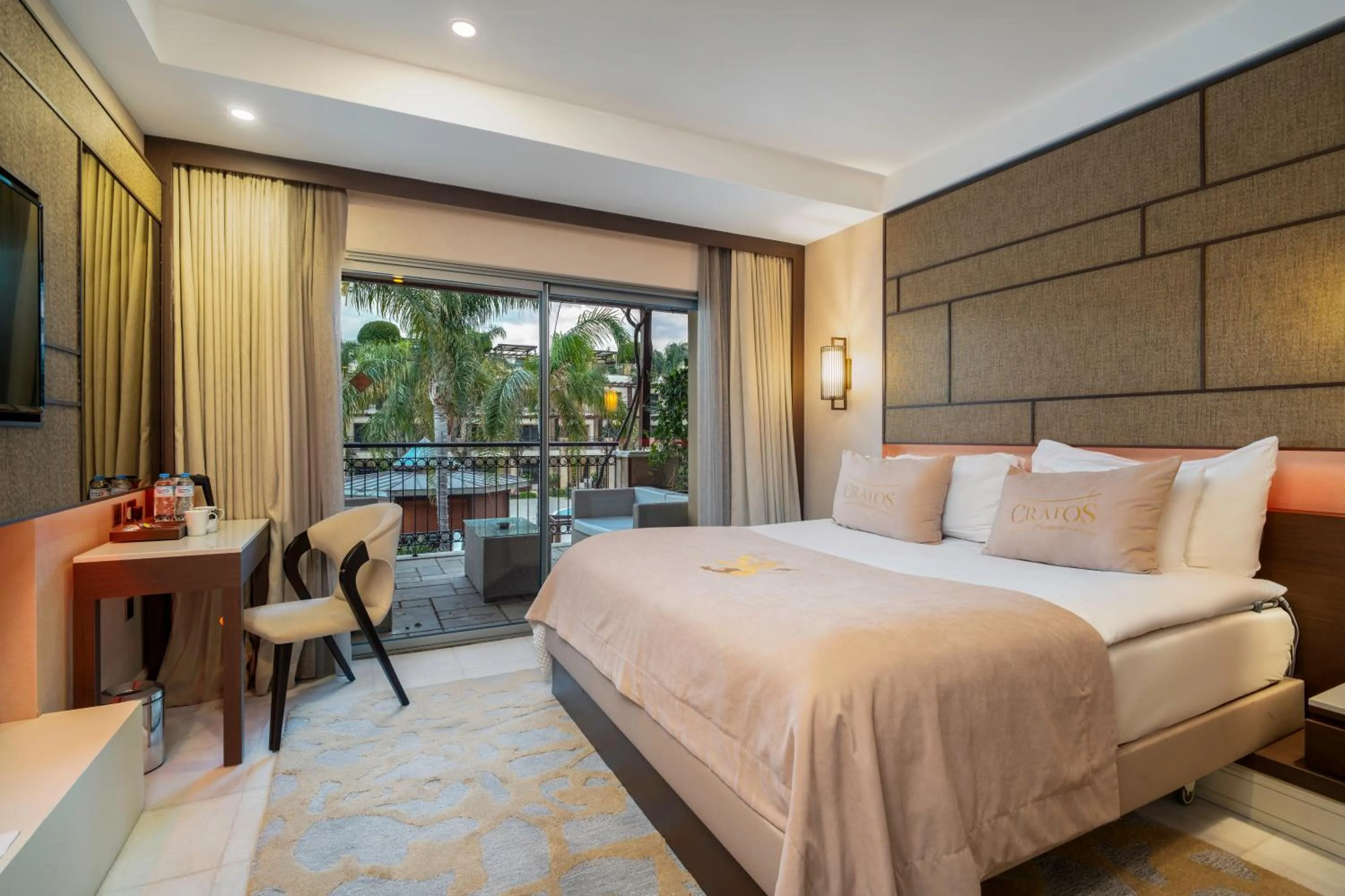 View (from property/room), Bed in Cratos Premium Hotel Casino & SPA