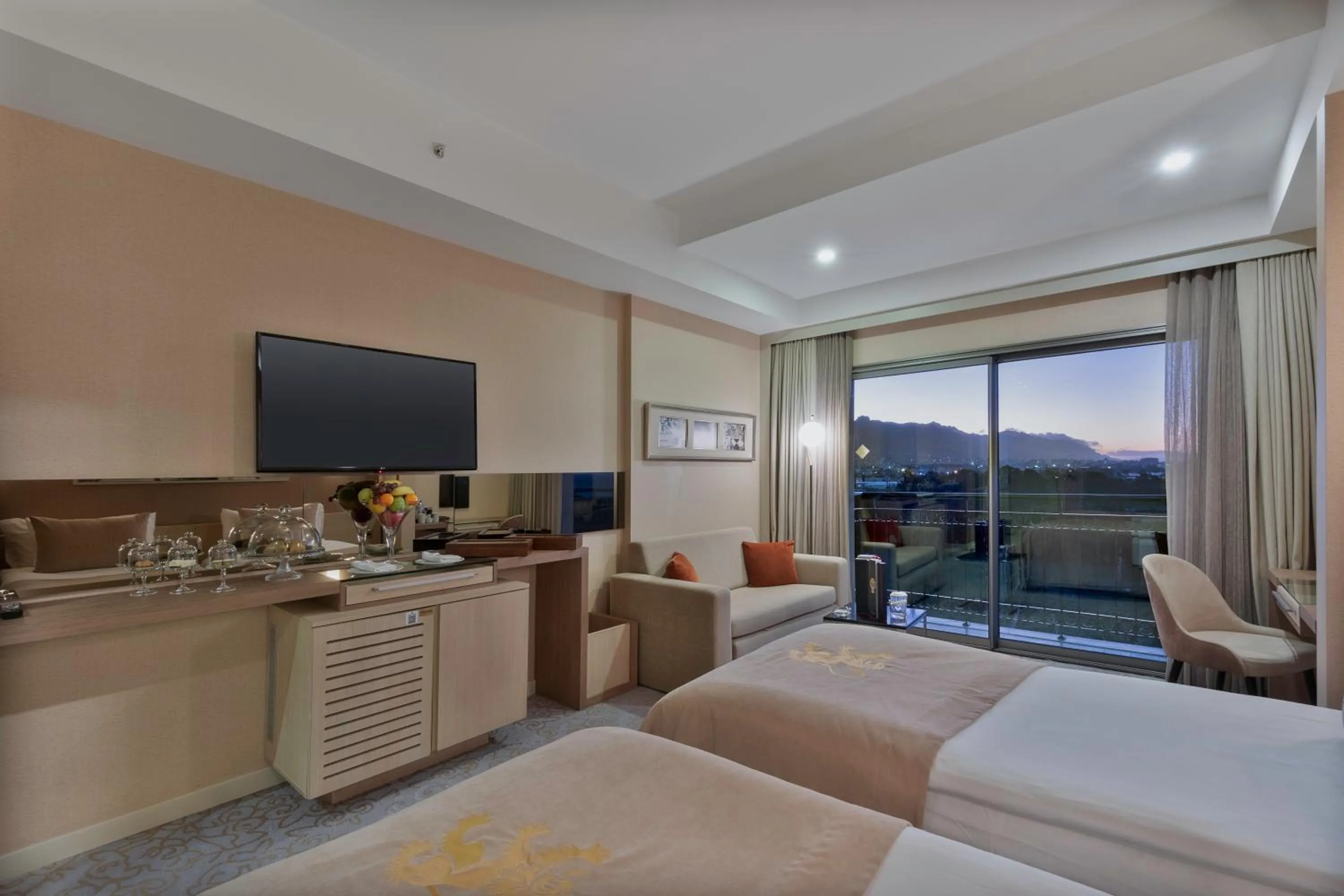 Bed in Cratos Premium Hotel Casino & SPA