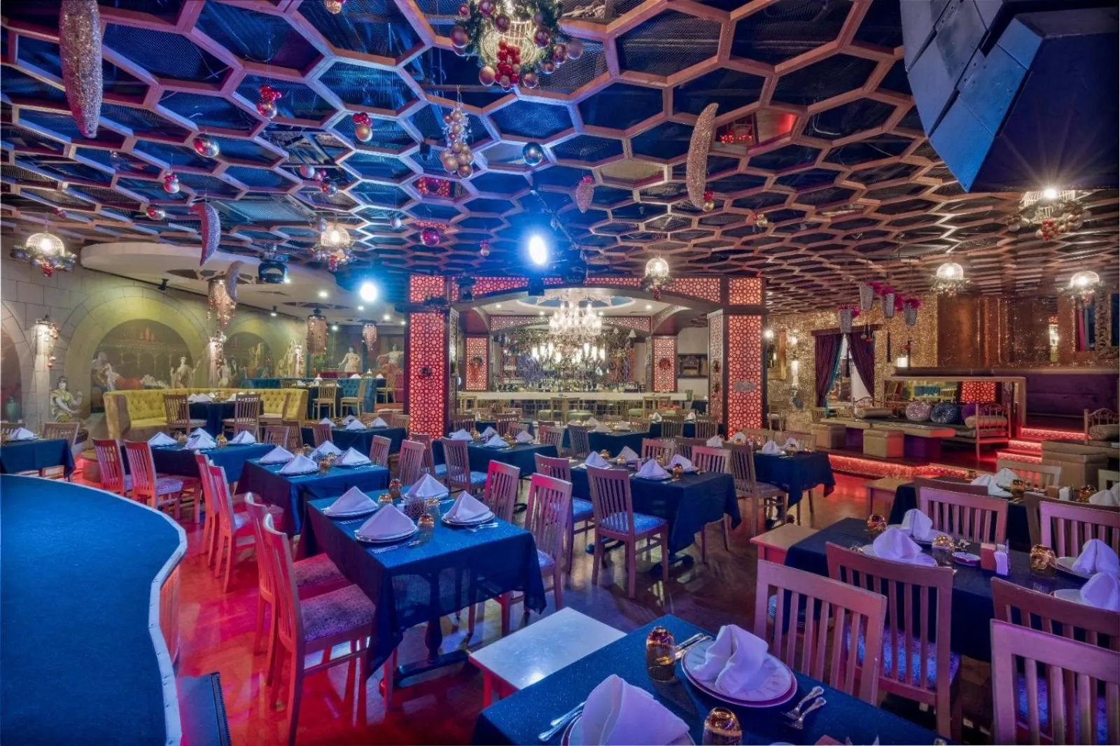 Restaurant/places to eat in Cratos Premium Hotel Casino & SPA