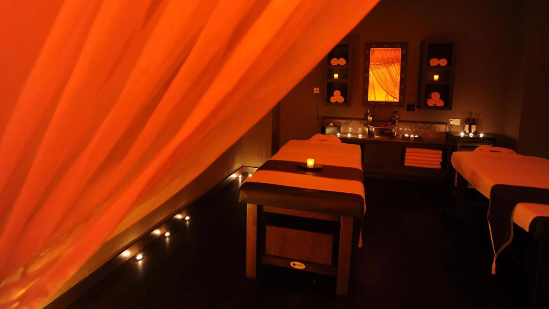 Massage in Cratos Premium Hotel Casino & SPA