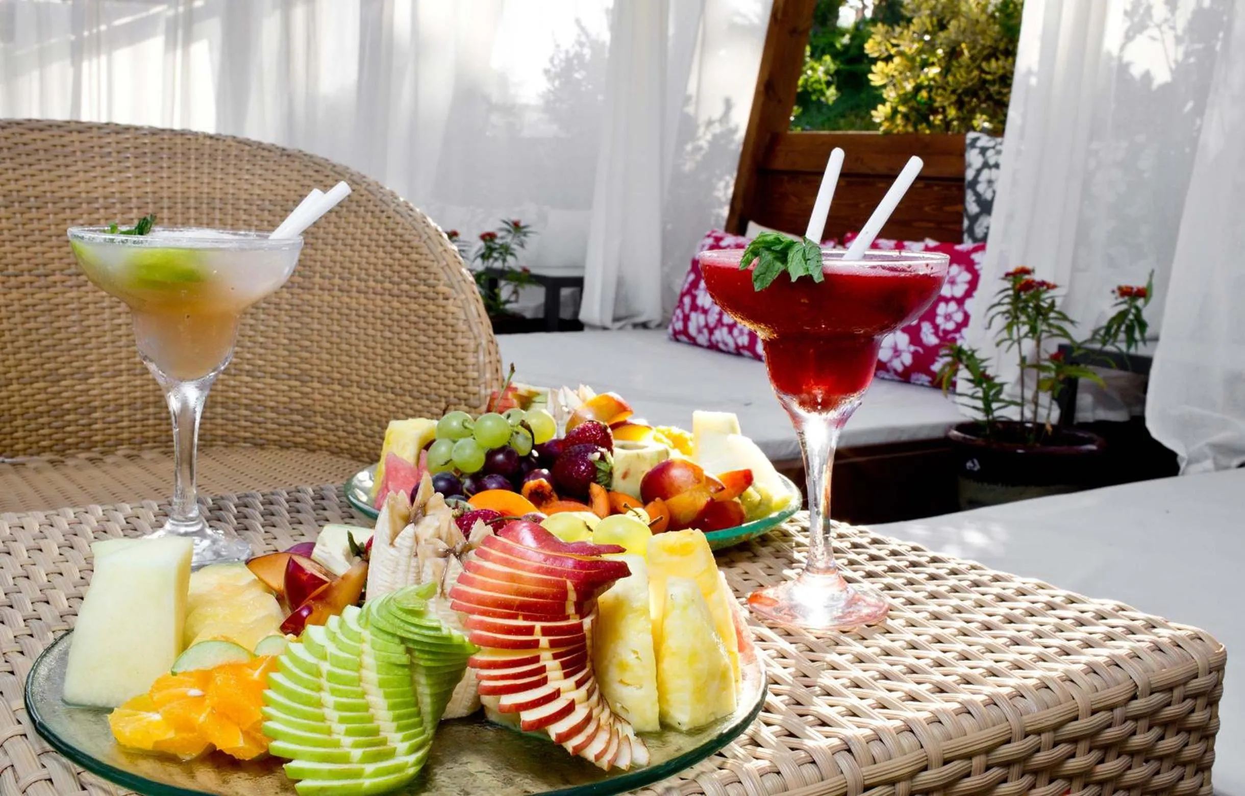 Food and drinks in Cratos Premium Hotel Casino & SPA