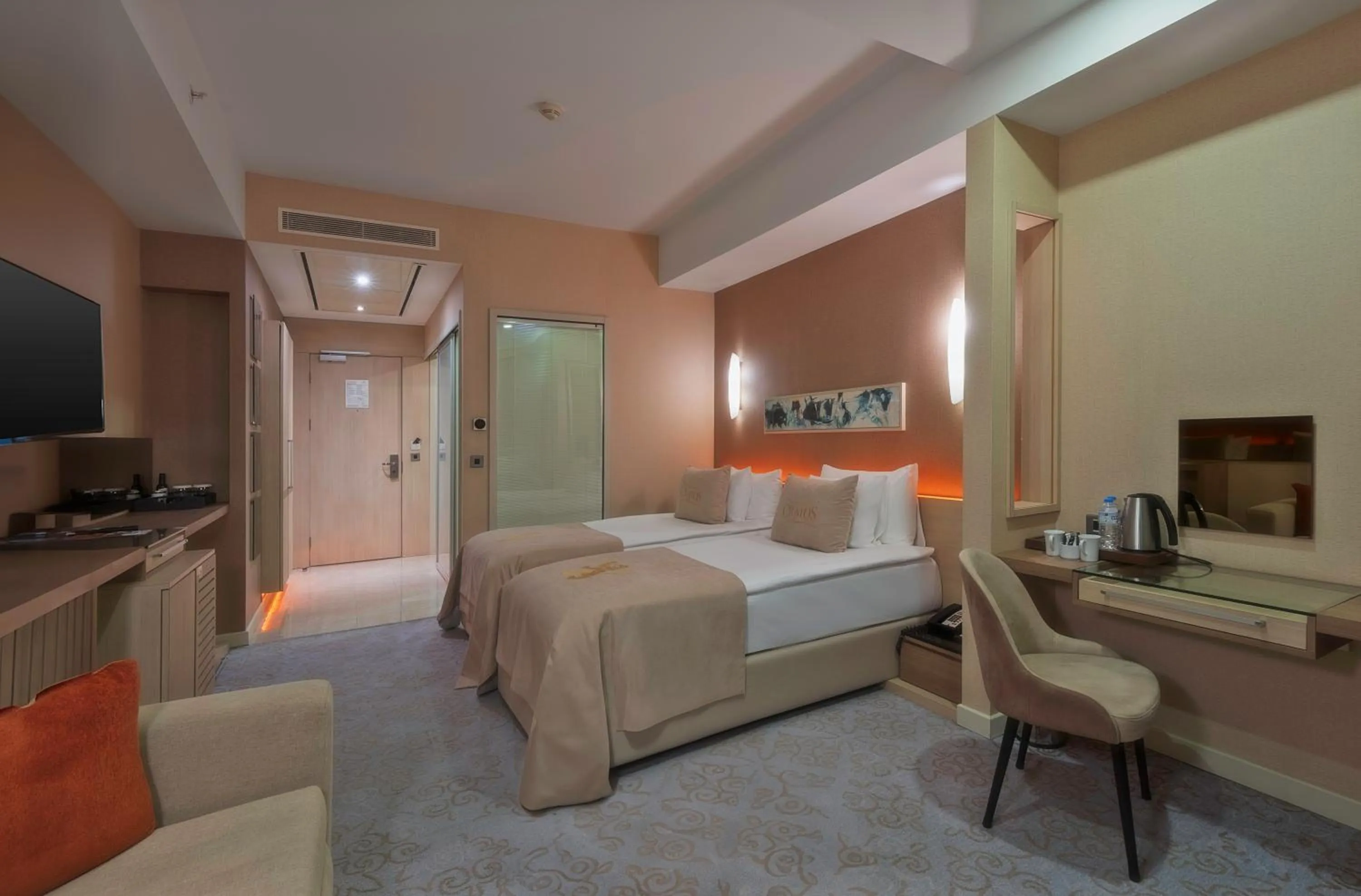 Bed in Cratos Premium Hotel Casino & SPA