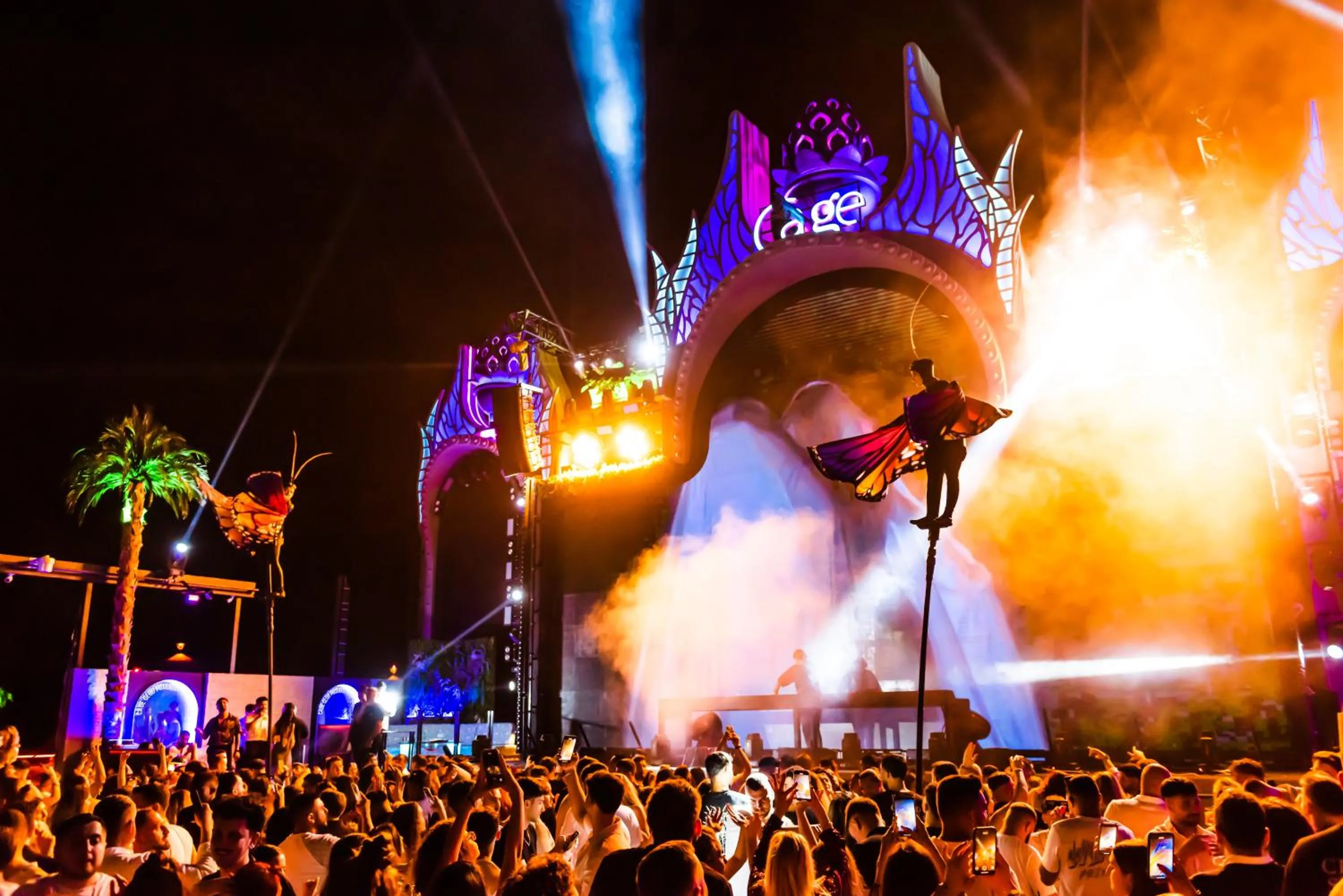 Nightclub / DJ in Cratos Premium Hotel Casino & SPA