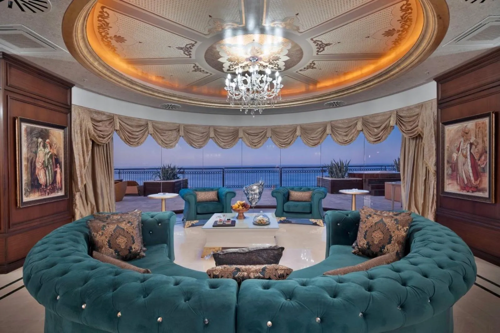 Living room in Cratos Premium Hotel Casino & SPA