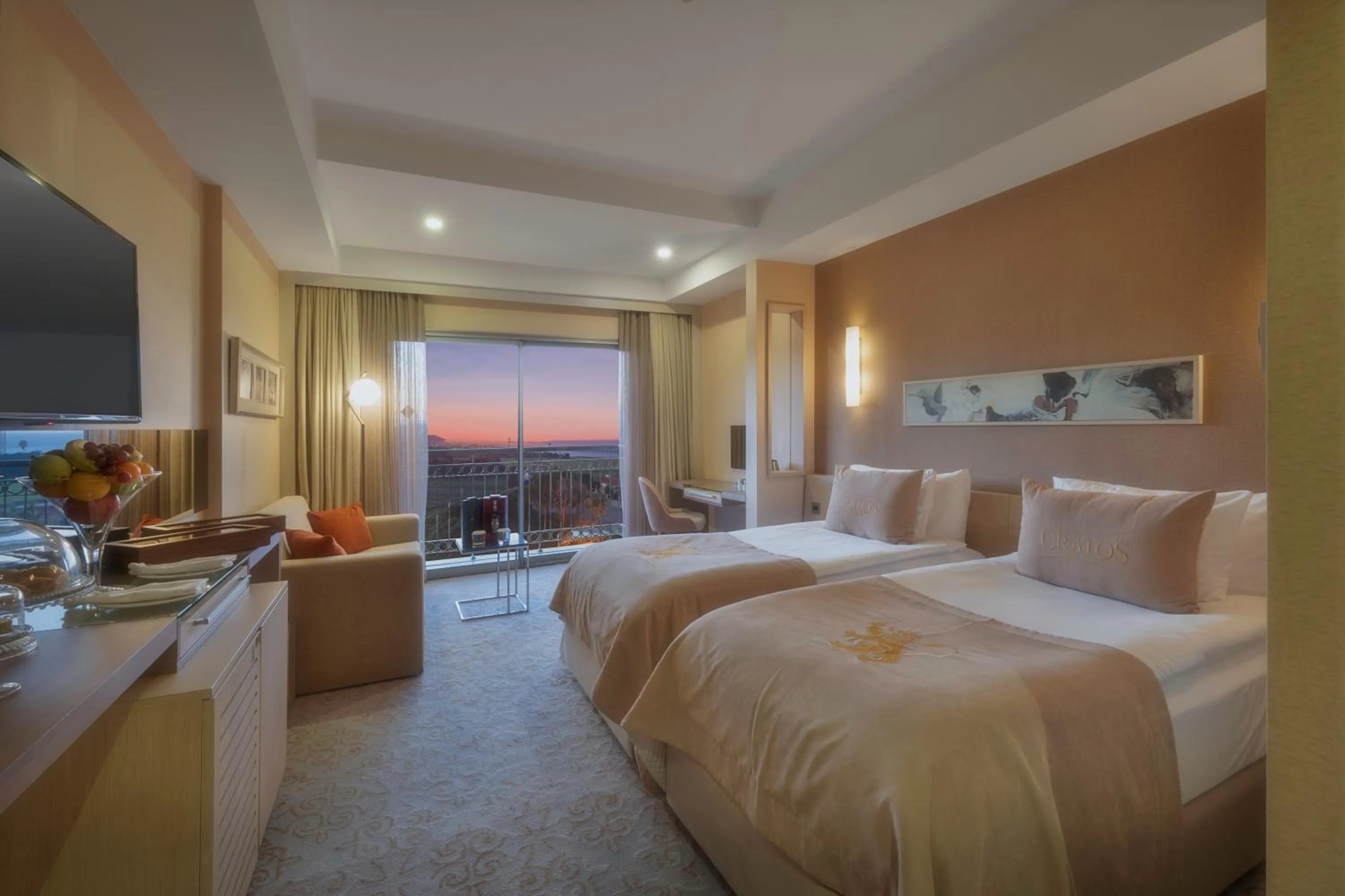 Bed in Cratos Premium Hotel Casino & SPA