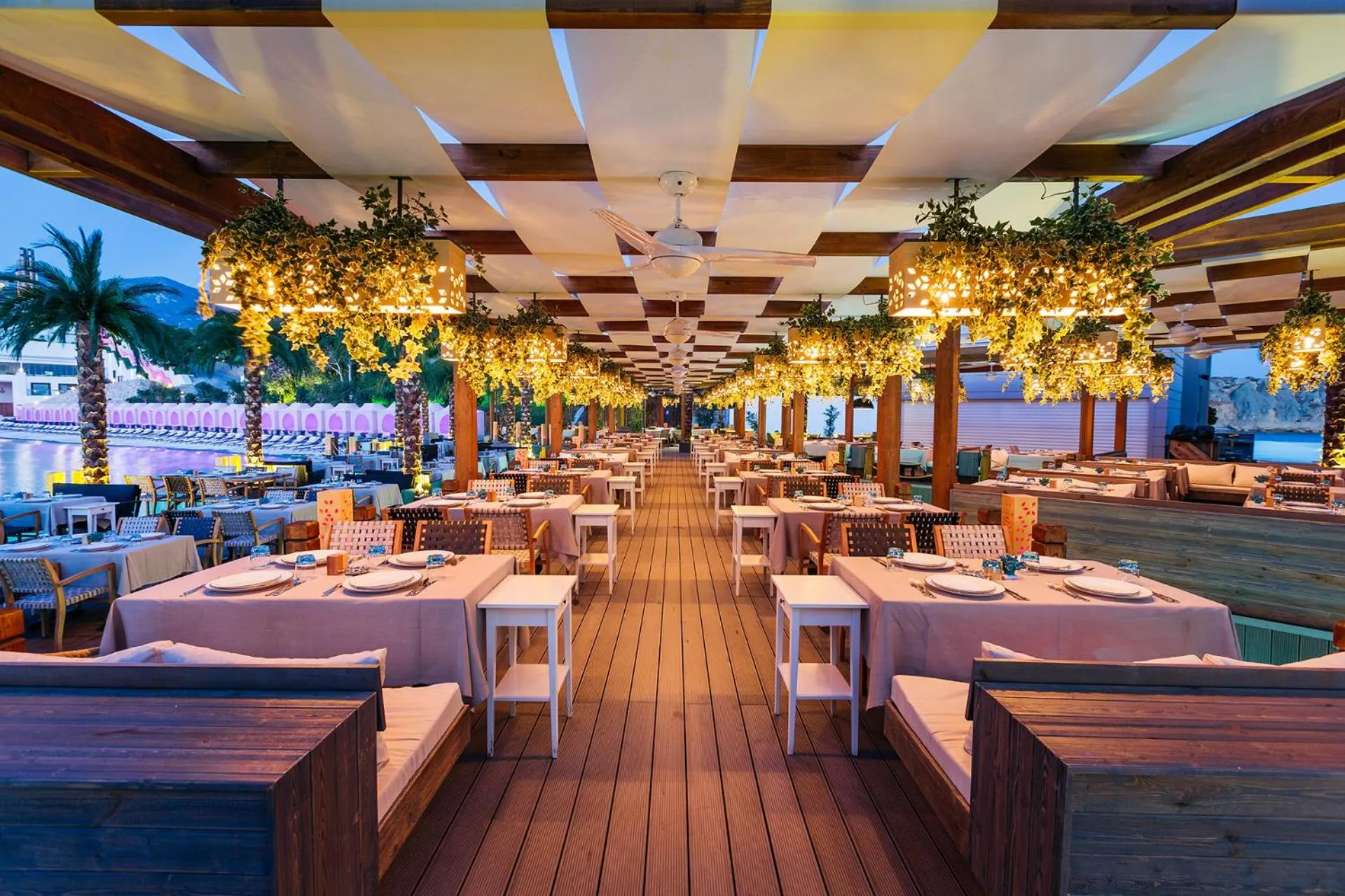 Restaurant/places to eat in Cratos Premium Hotel Casino & SPA