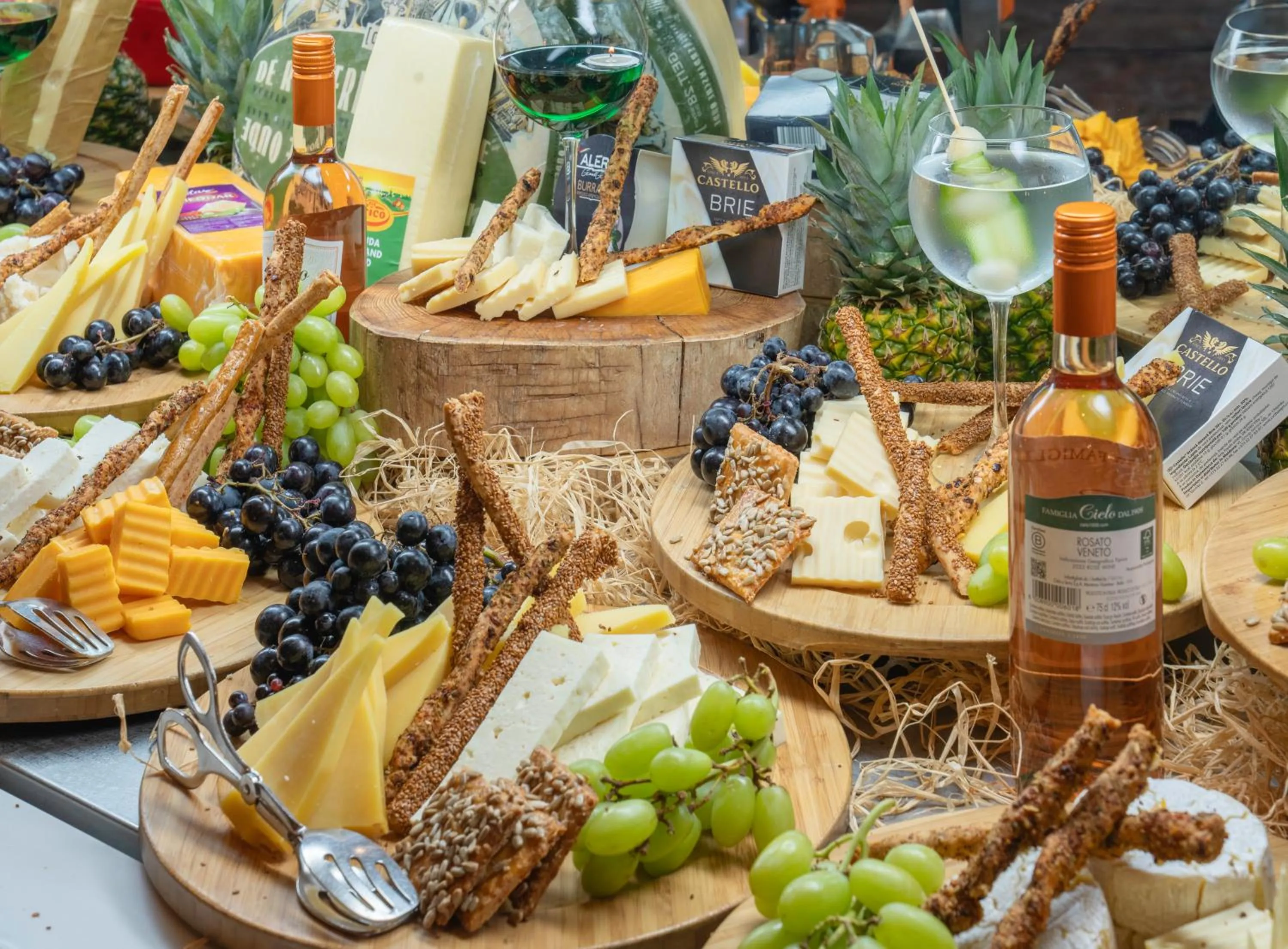 Restaurant/places to eat in Cratos Premium Hotel Casino & SPA